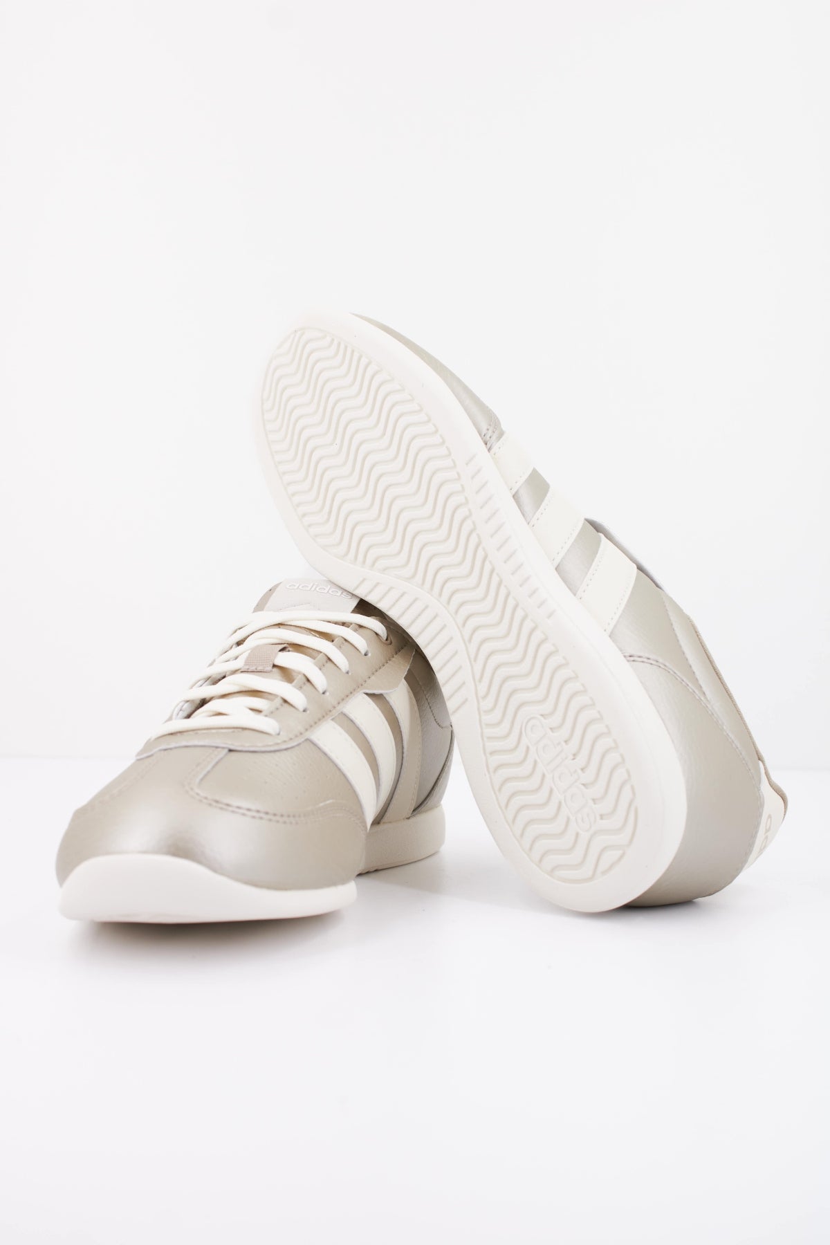 ADIDAS  BARREDA LO  en color ORO (5)