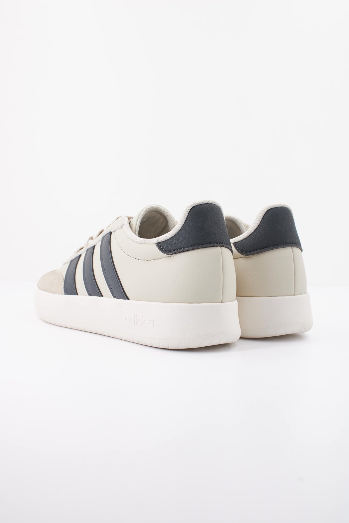 ADIDAS JP5924 BARREDA en color GRIS (4)
