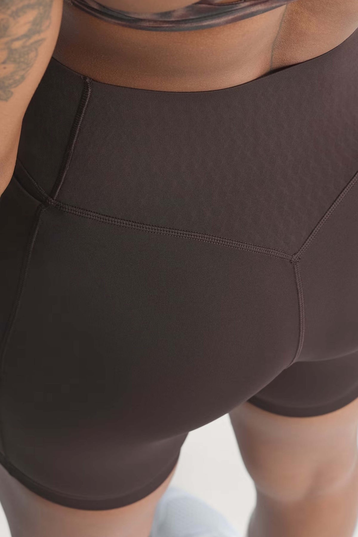 ADIDAS PANTALON OPT PWR SHO L en color MARRON (2)