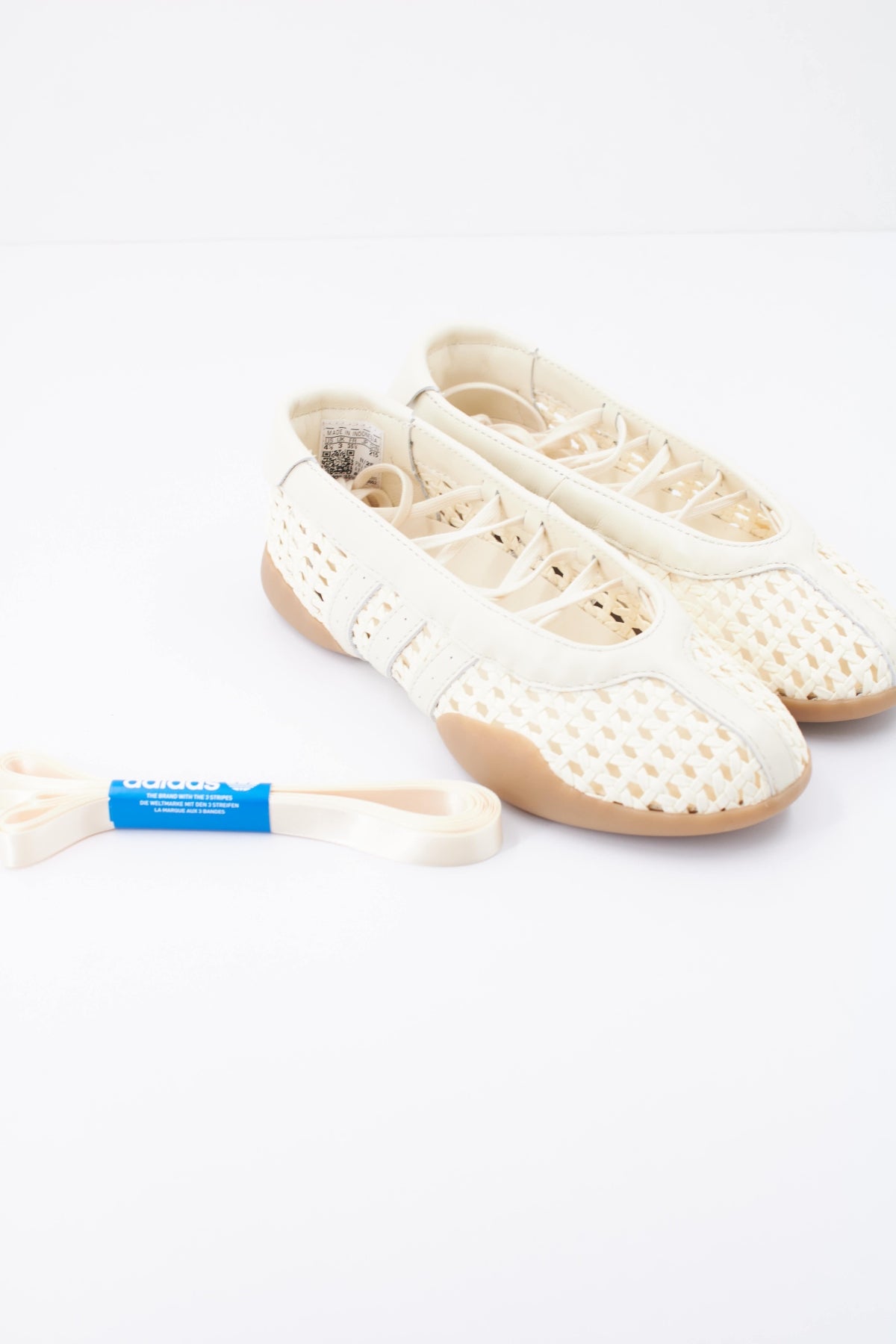 ADIDAS ORIGINALS TAEKWONDO MEI BALLE  en color BLANCO (2)