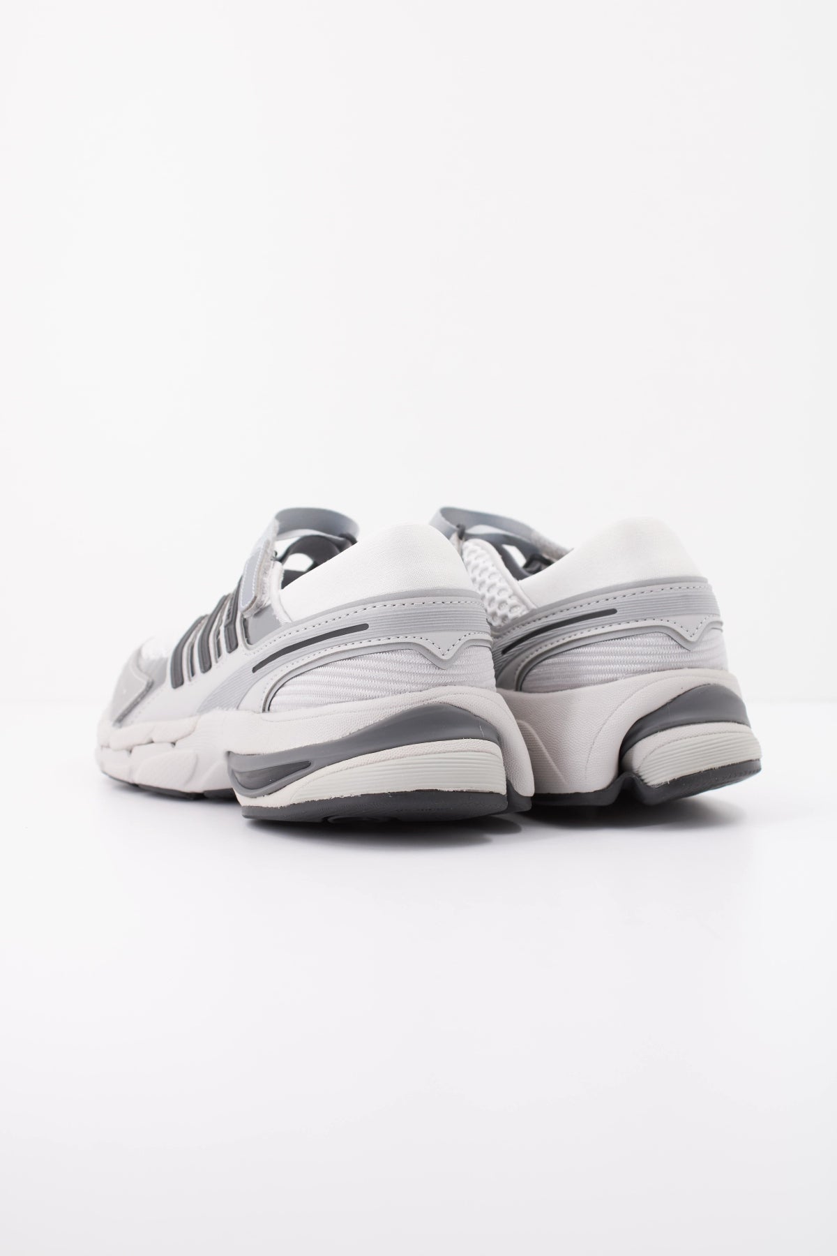 ADIDAS ORIGINALS LA1822 ADISTAR CONTROL 5 M  en color GRIS (4)