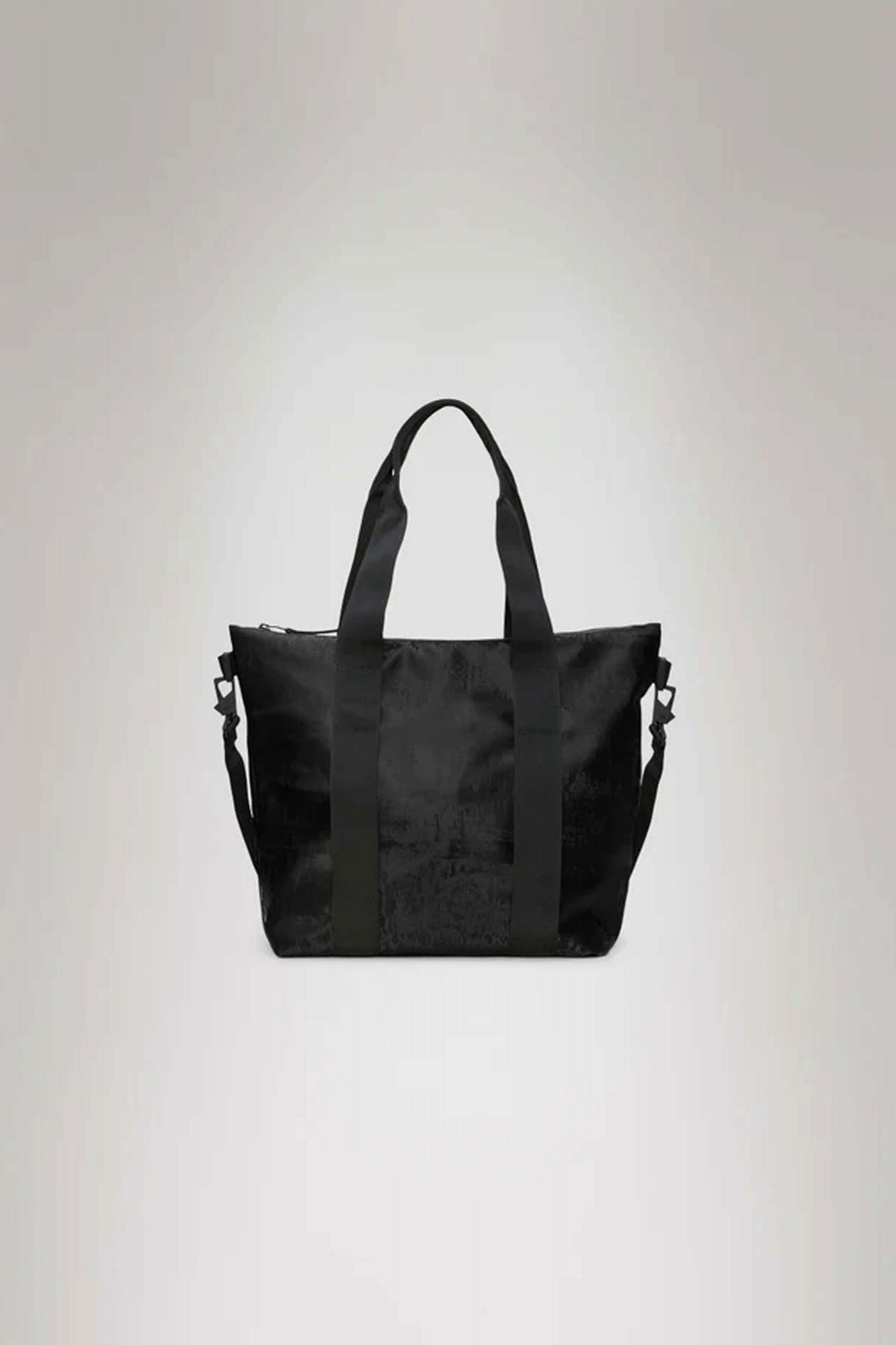RAINS TOTE BAG MINI W3 en color NEGRO (1)