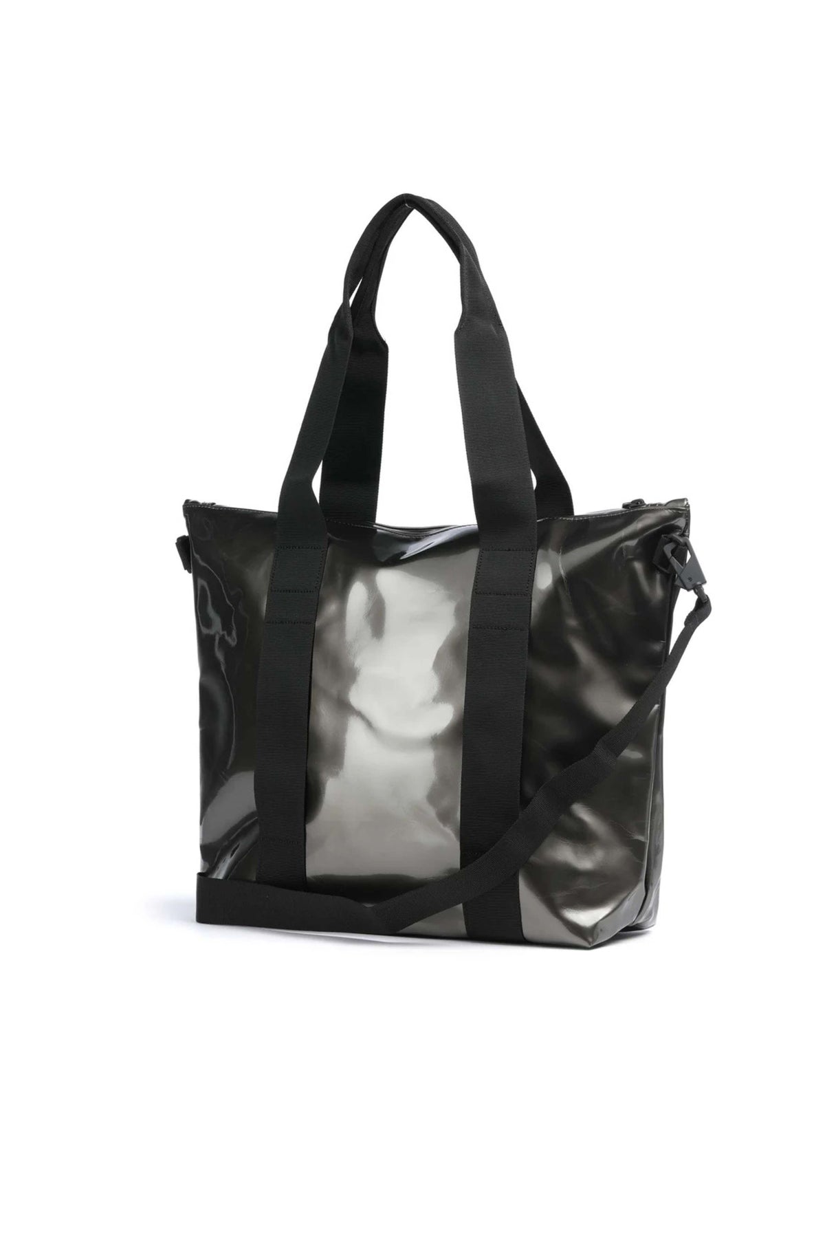 RAINS TOTE BAG MINI W3 en color PLATA (2)