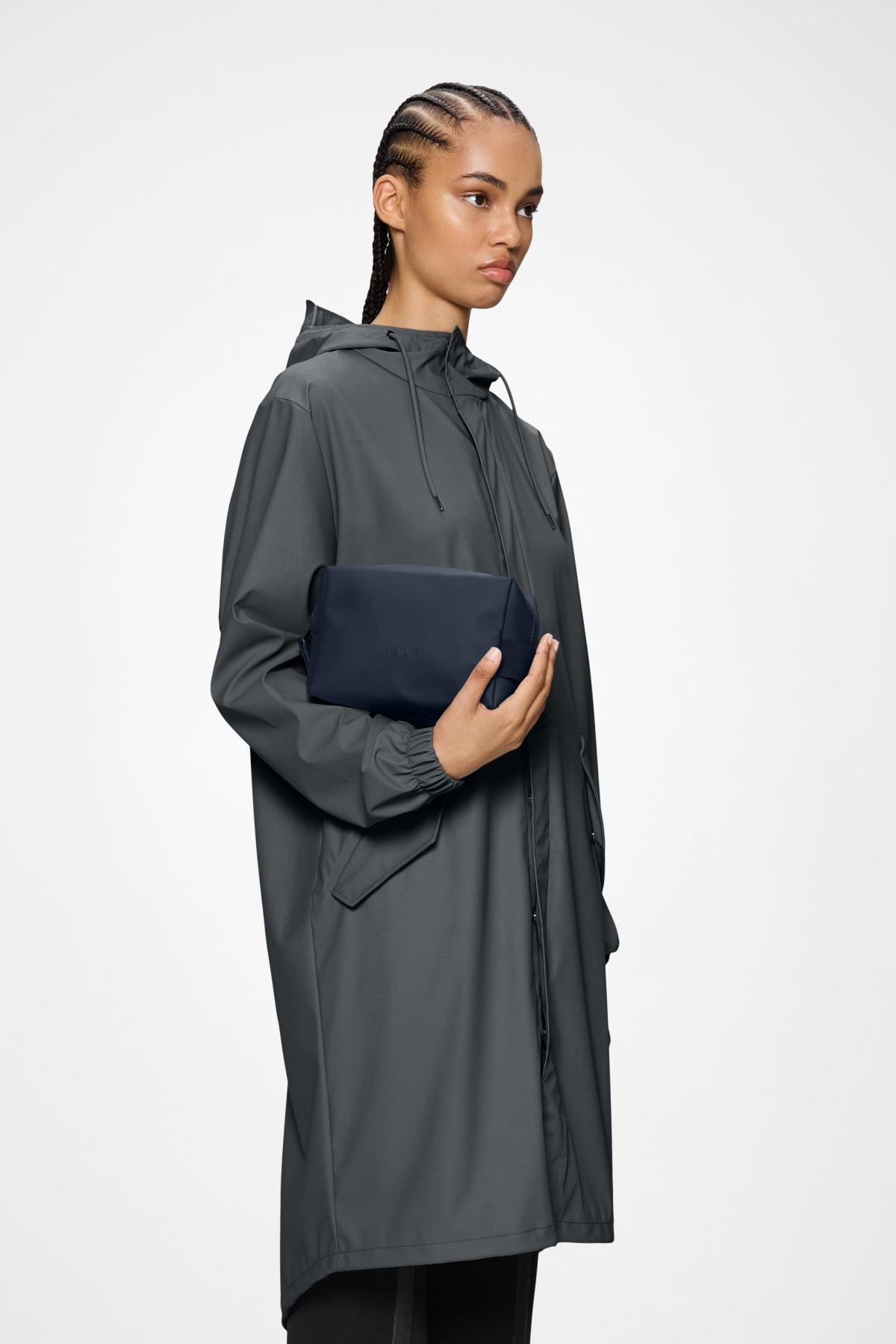 RAINS WASH BAG SMALL W3 en color AZUL (2)