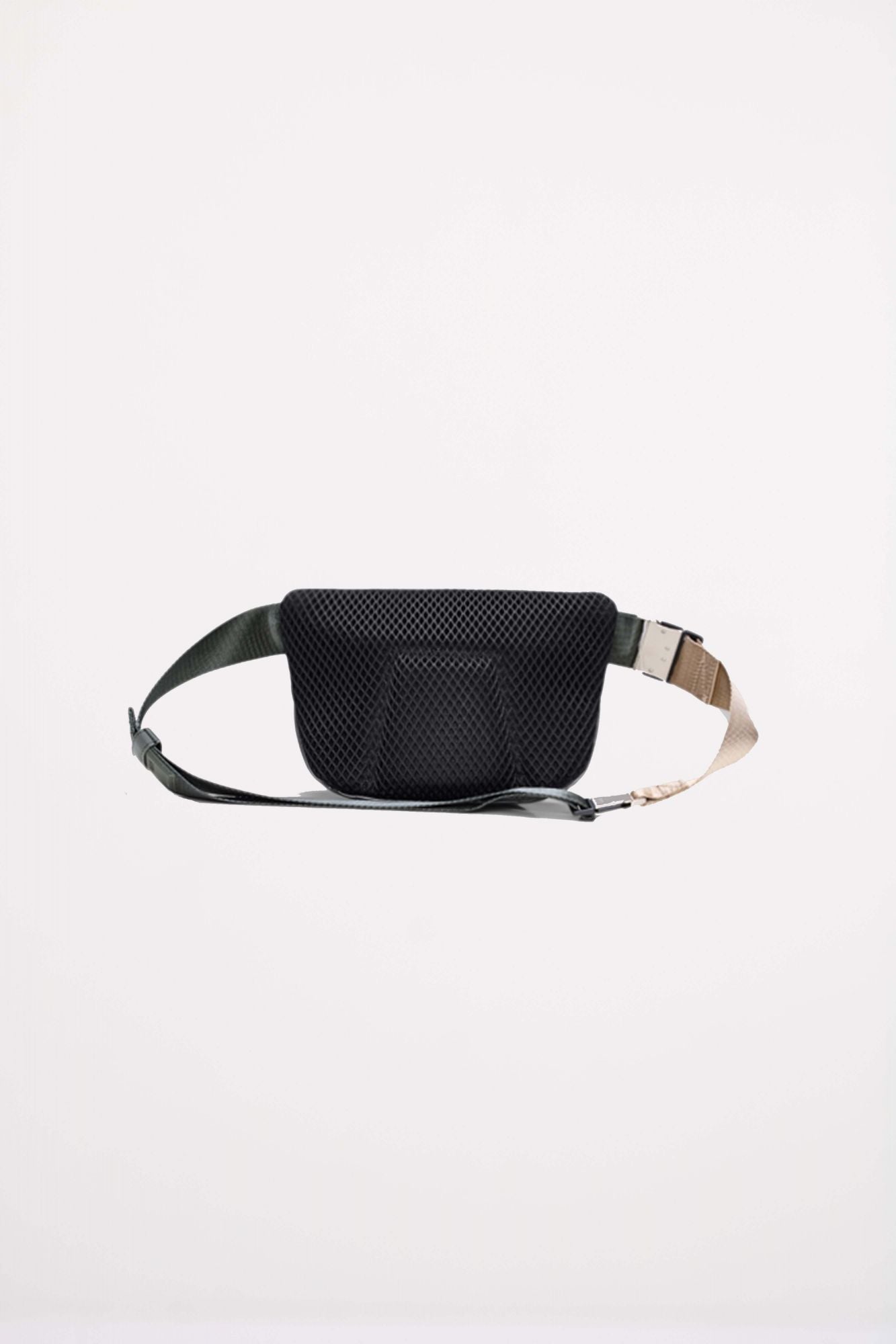 RAINS  VALERA BUM BAG MICRO  en color VERDE (2)