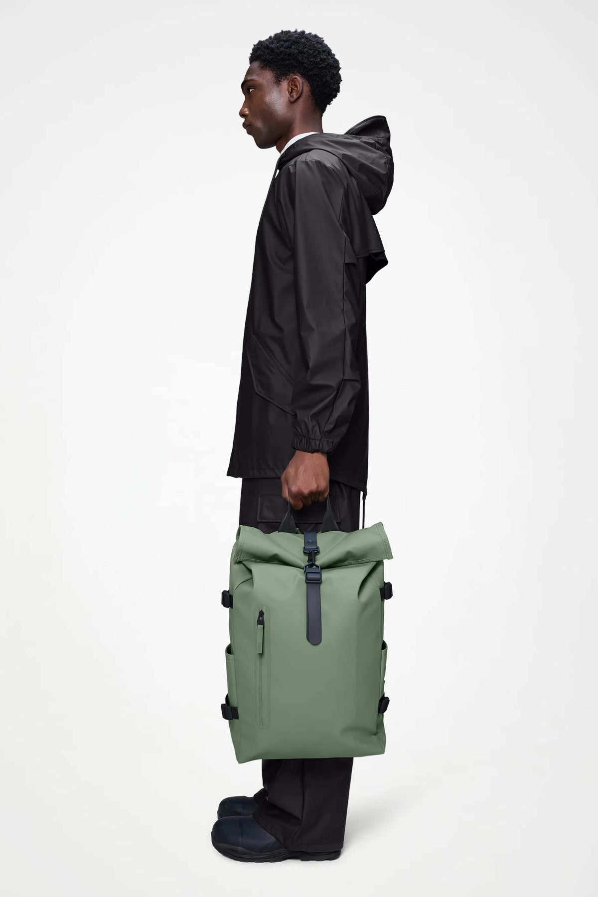 RAINS ROLLTOP RUCKSACK W3 en color VERDE (2)