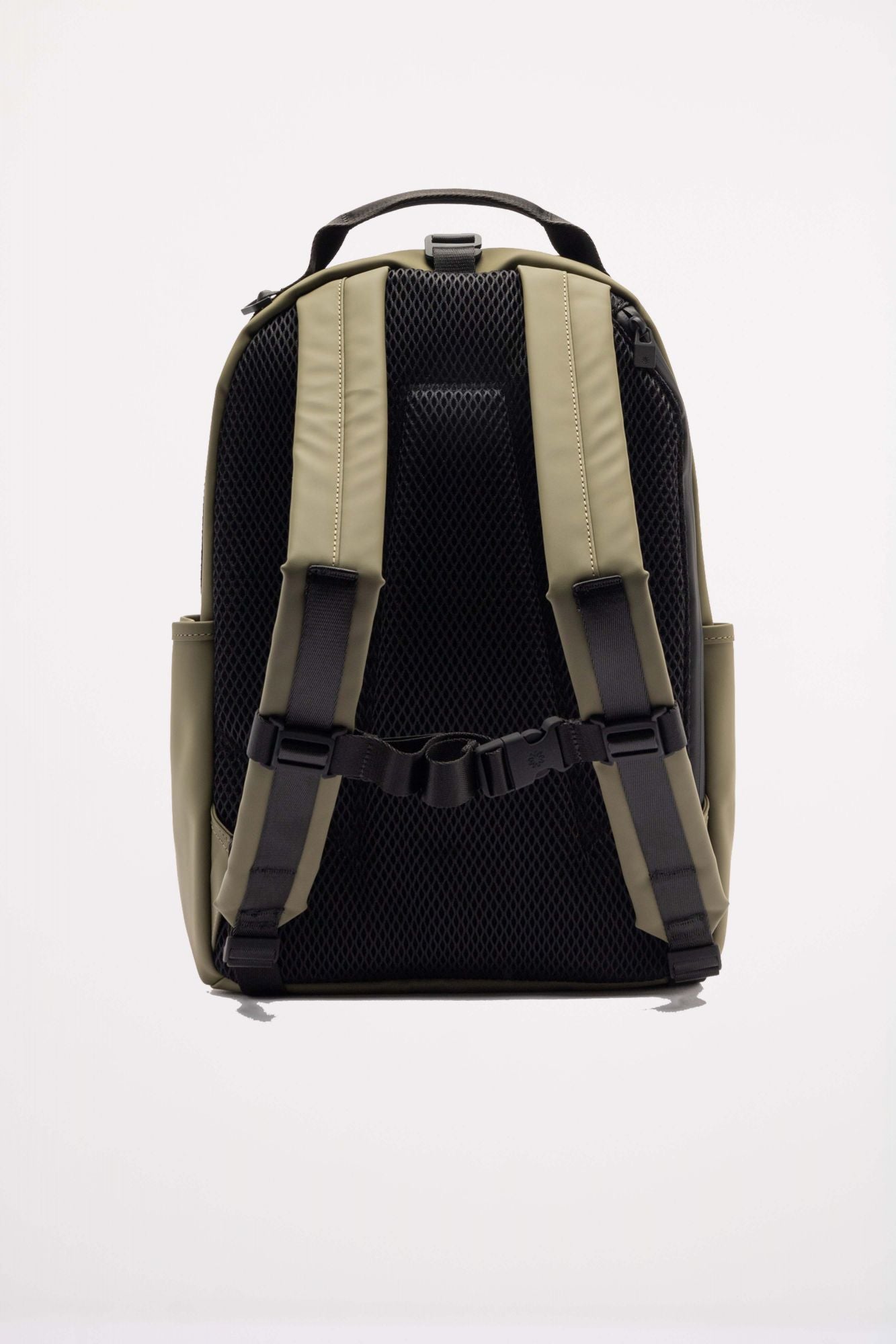 RAINS CLIP FRONT BACKPACK W3 en color VERDE (2)