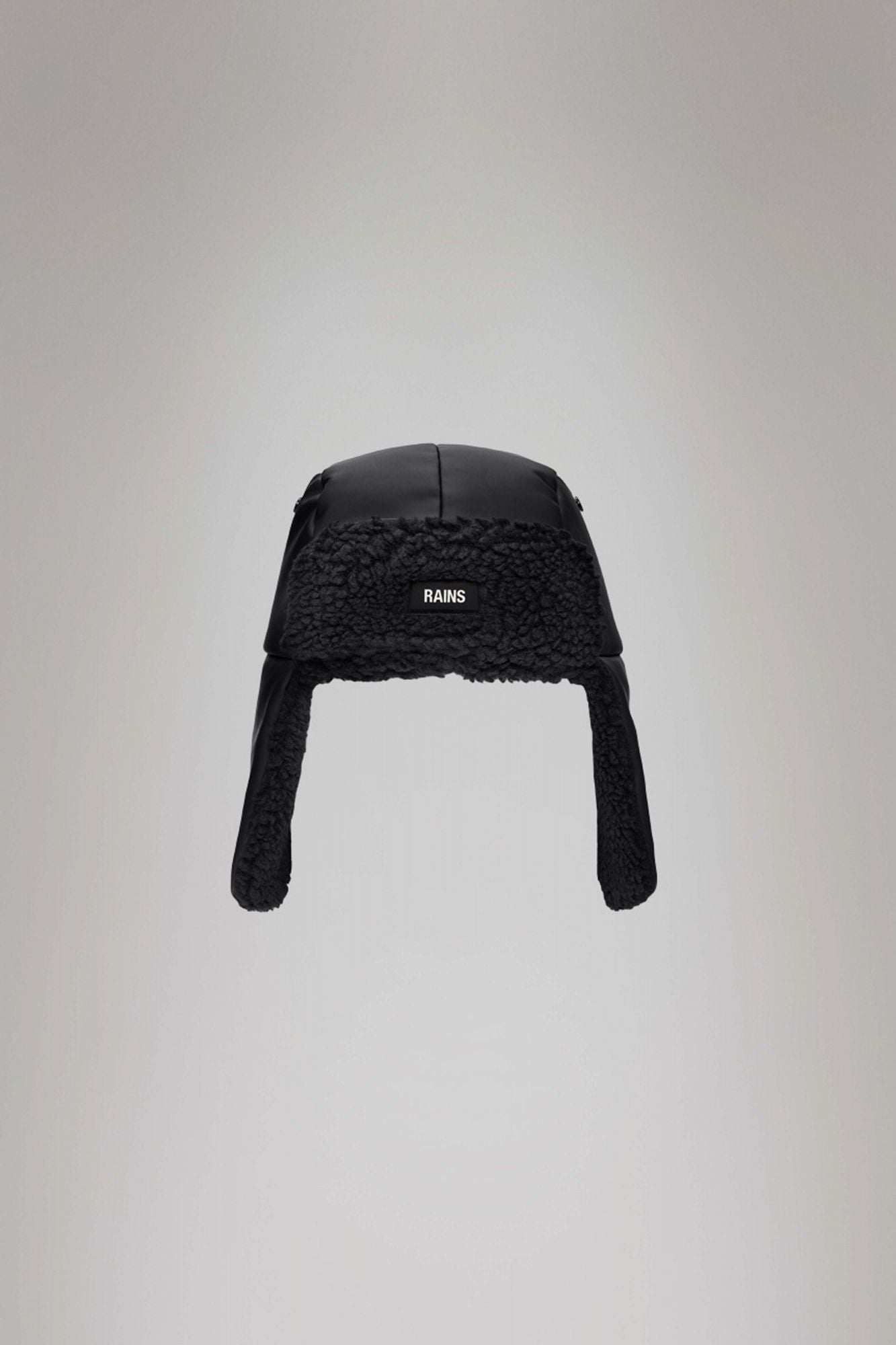 RAINS  FLEECE TRAPPER HAT W2T3  en color NEGRO (1)