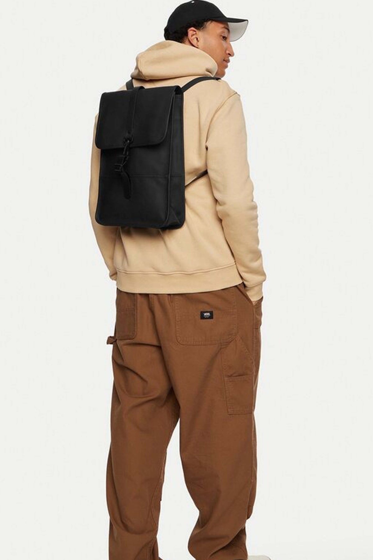 RAINS  BACKPACK MINI W3 en color NEGRO (4)