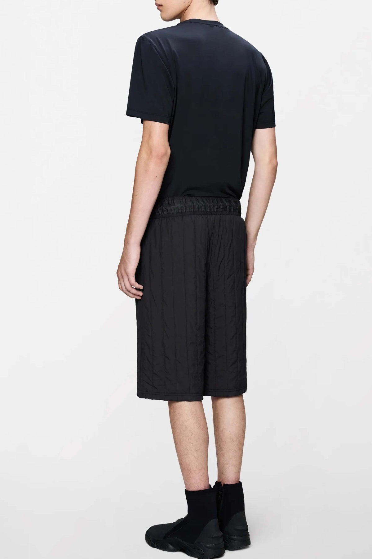RAINS KOYA VISION SHORTS en color NEGRO (2)
