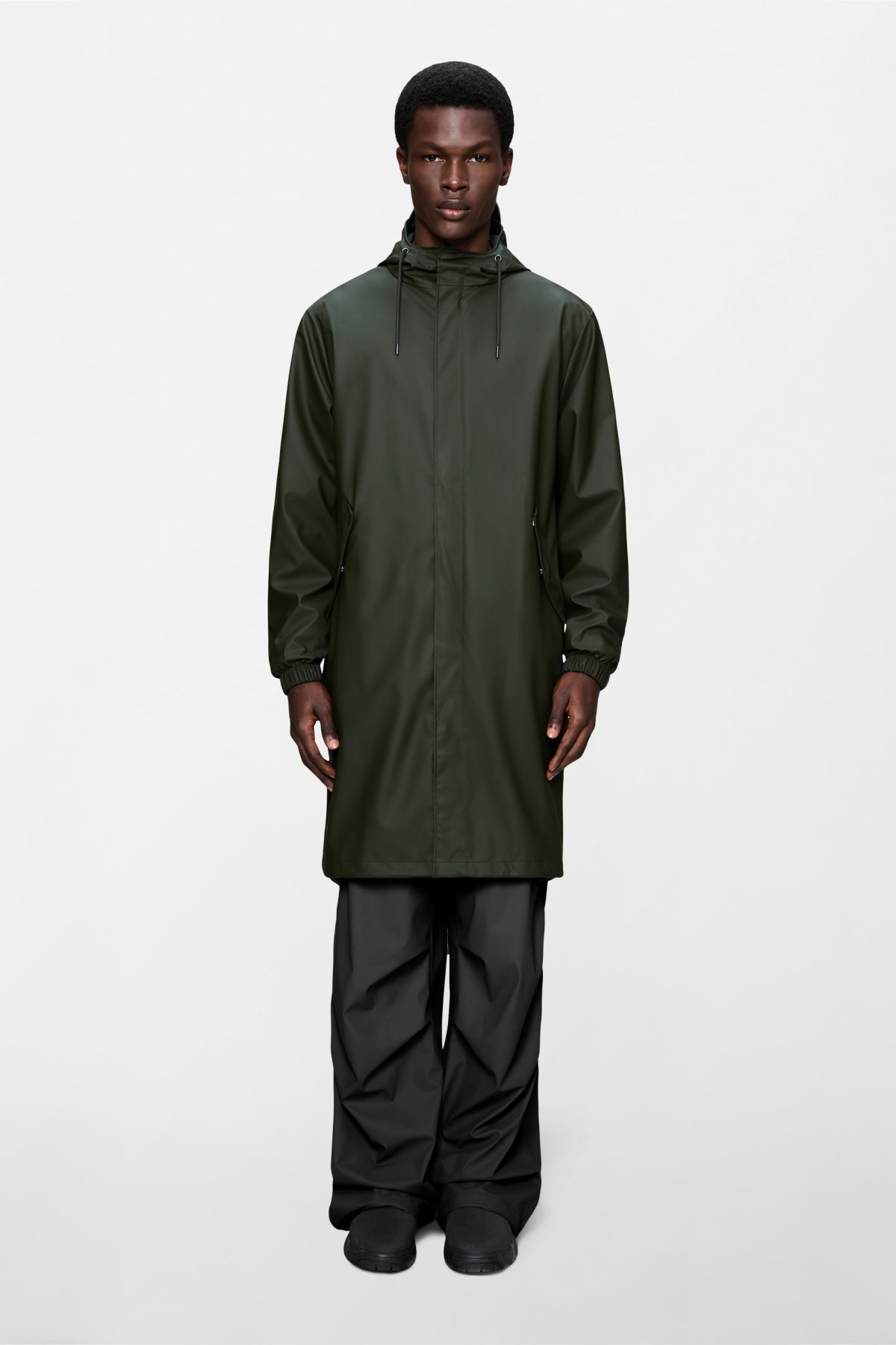RAINS 18140R FISHTAIL PARKA W3 en color VERDE (1)