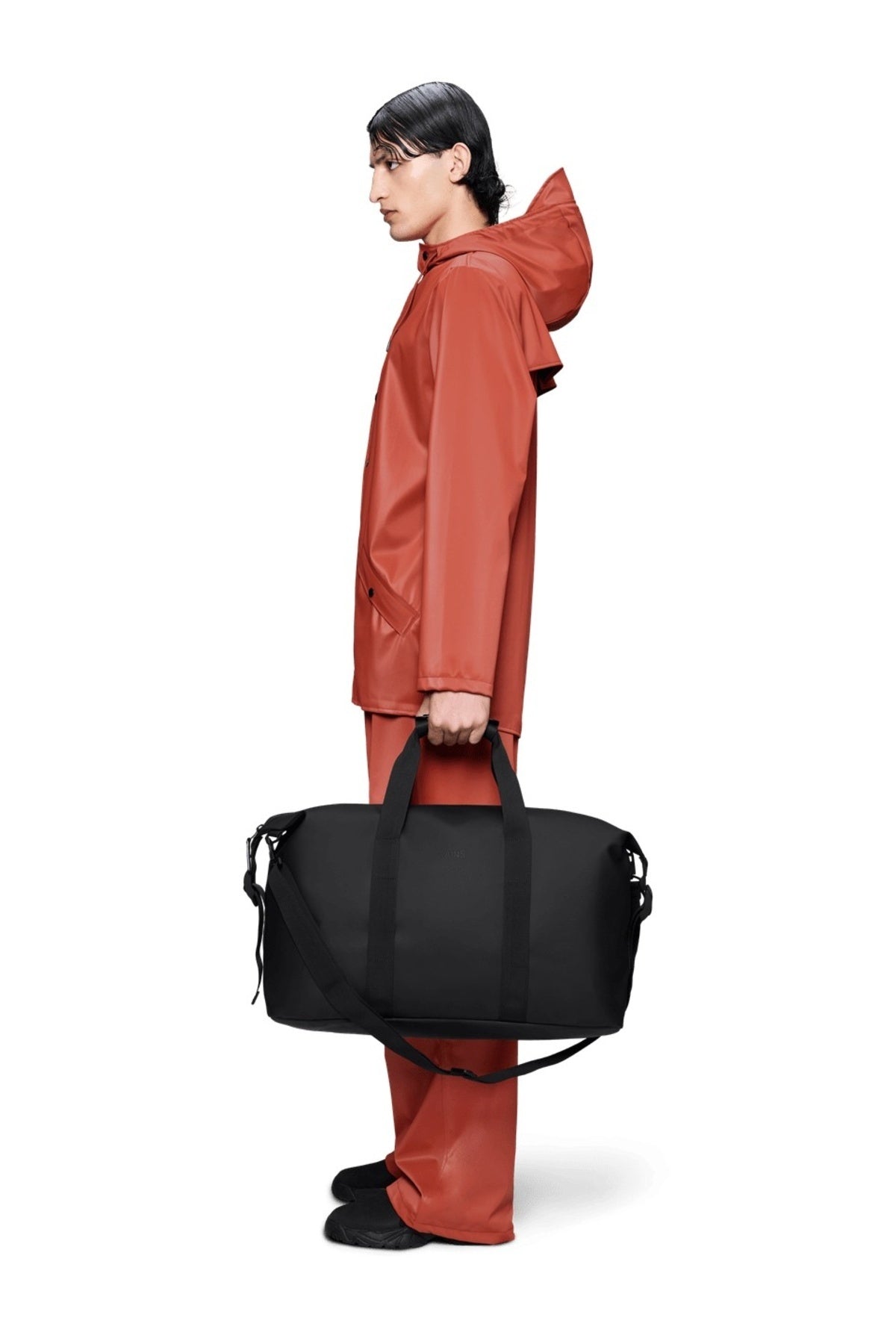 RAINS HILO WEEKEND BAG W3 en color NEGRO (1)