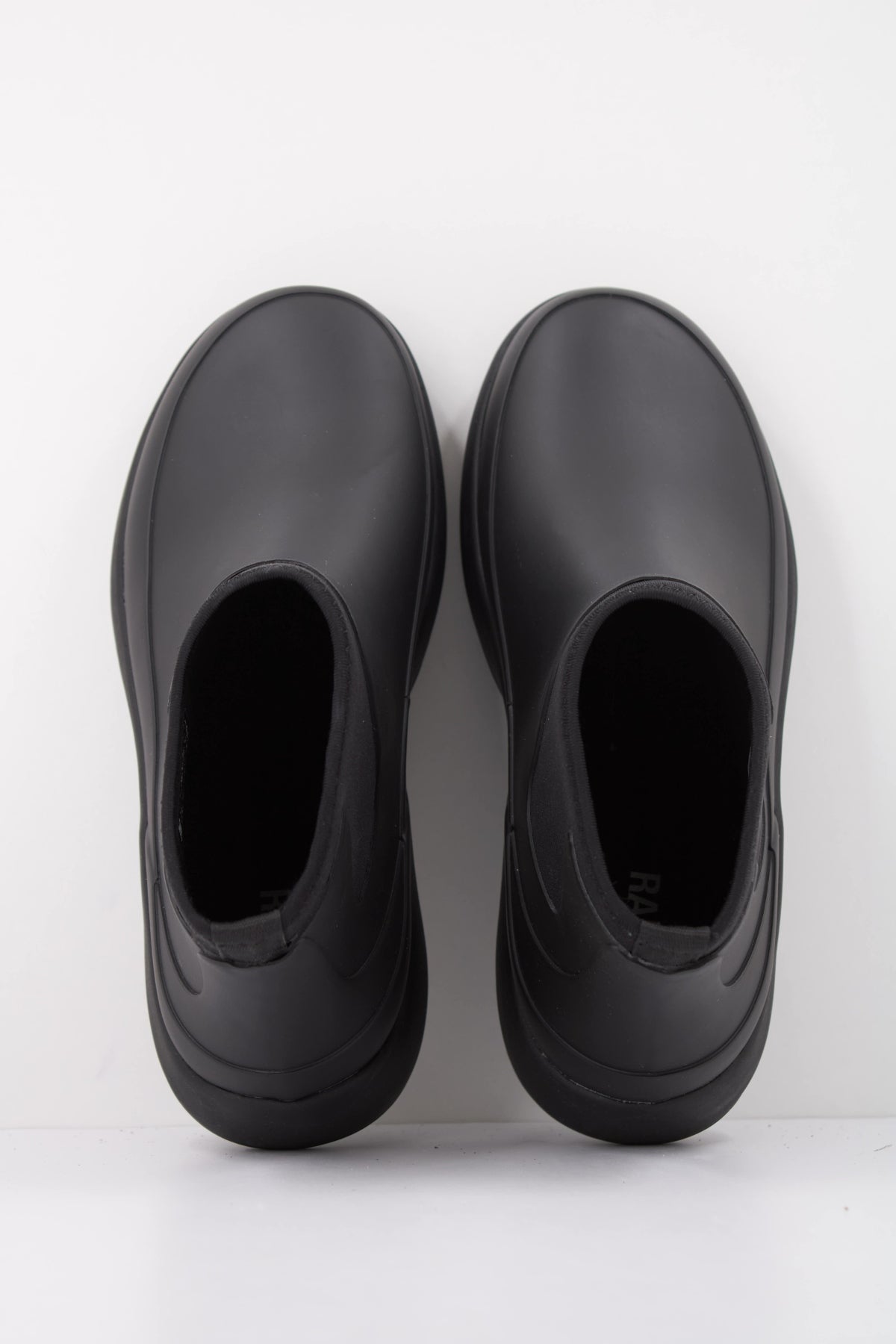 RAINS 70230R THE DRY BOOT W3 en color NEGRO (3)