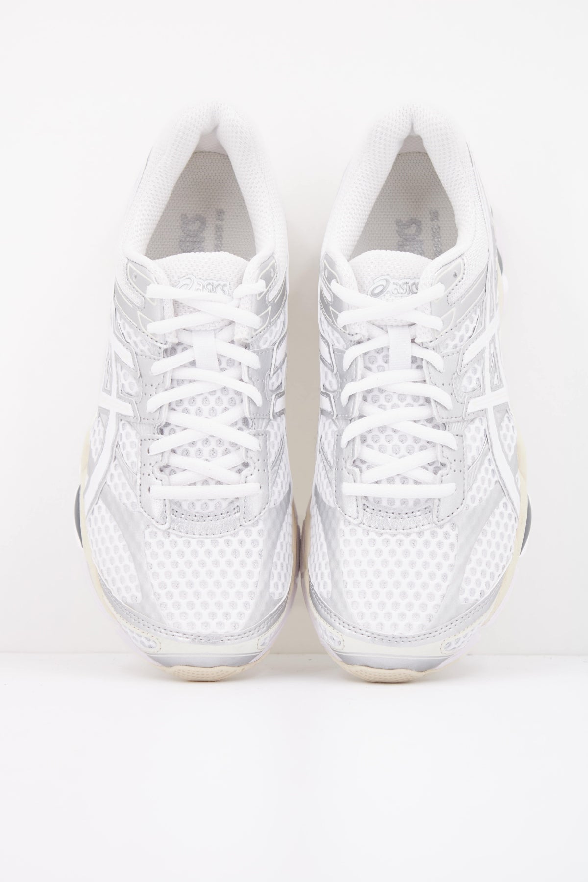 ASICS GEL-CUMULUS 16 en color GRIS (3)