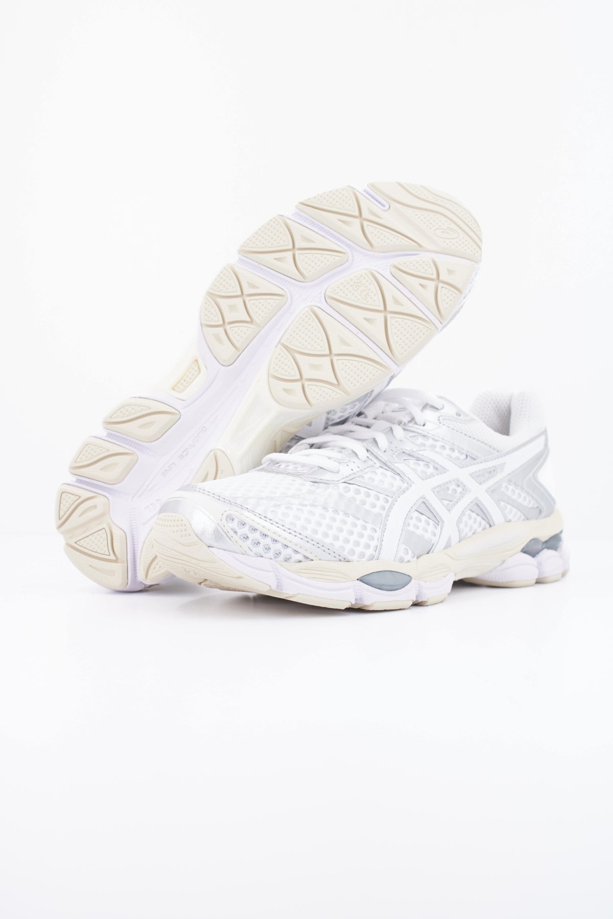 ASICS GEL-CUMULUS 16 en color GRIS (5)