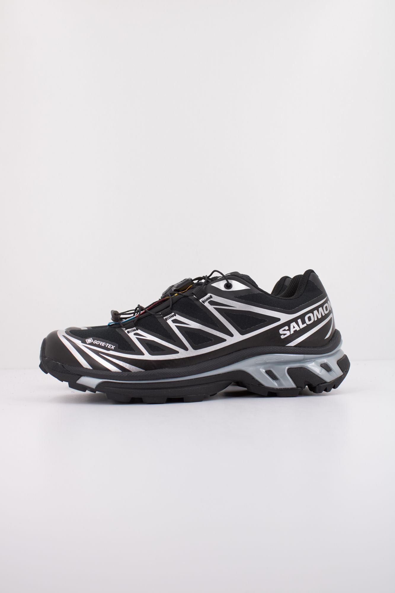SALOMON XT 6 GTX en color NEGRO (1)