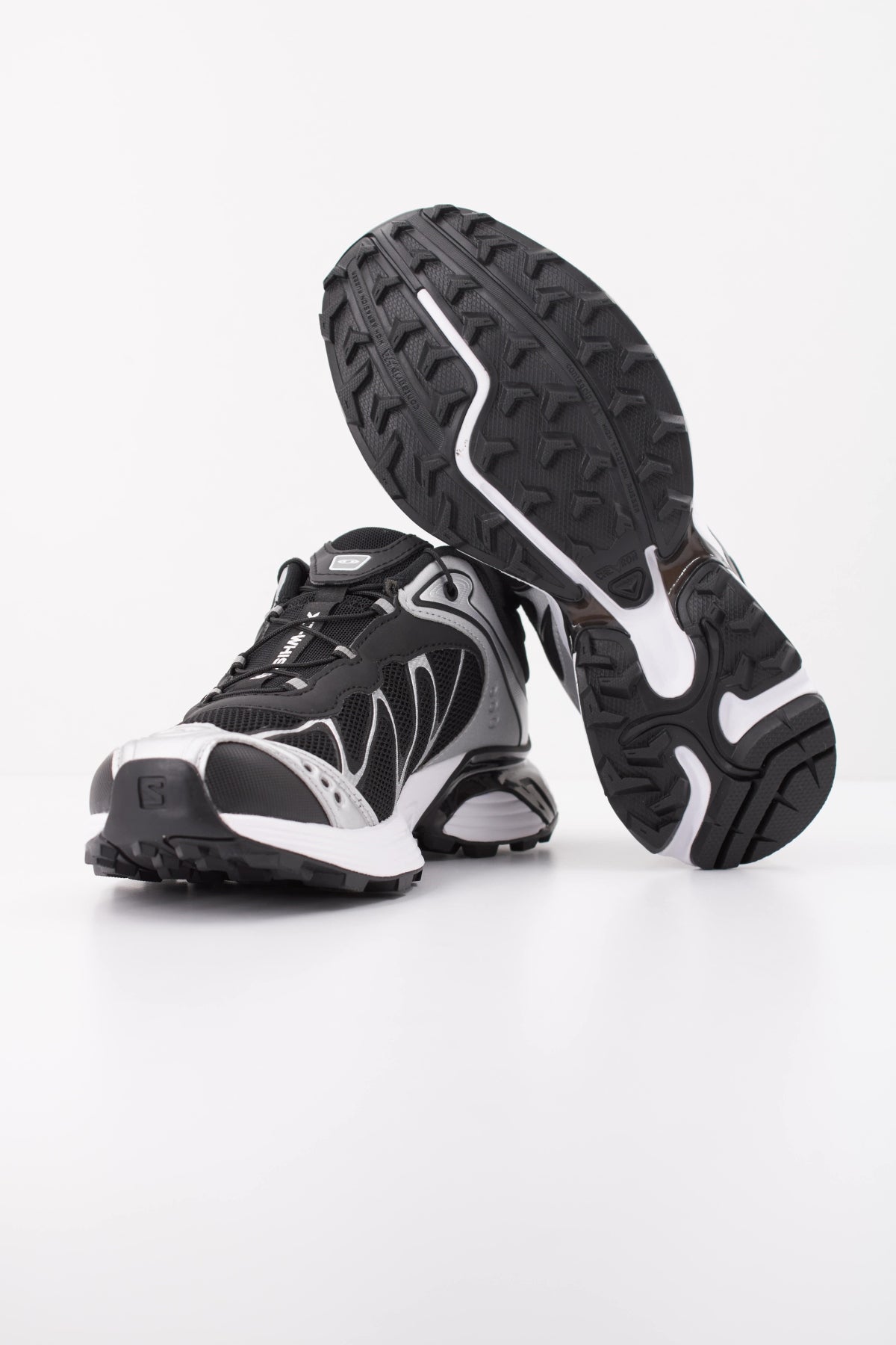 SALOMON XT WHISPER en color NEGRO (5)