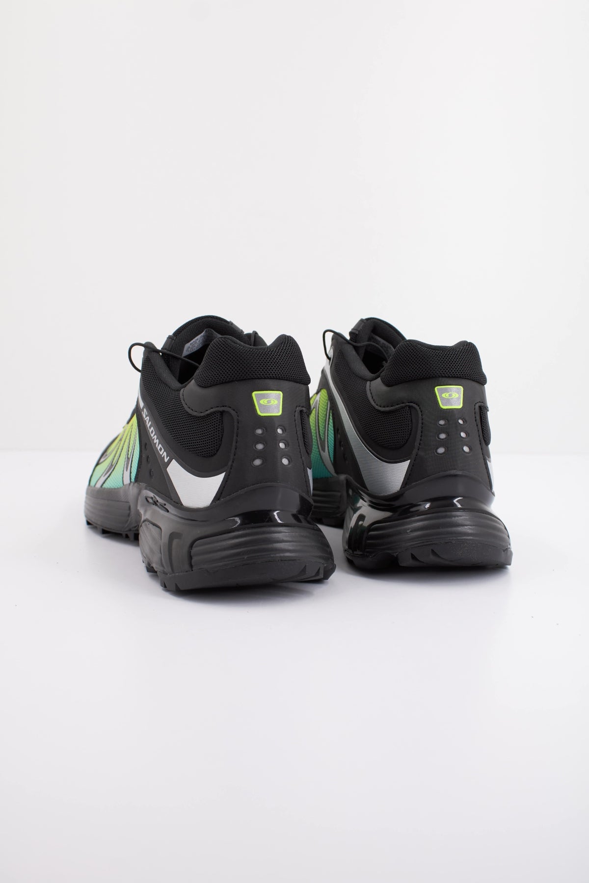 SALOMON XT WHISPER en color NEGRO (4)
