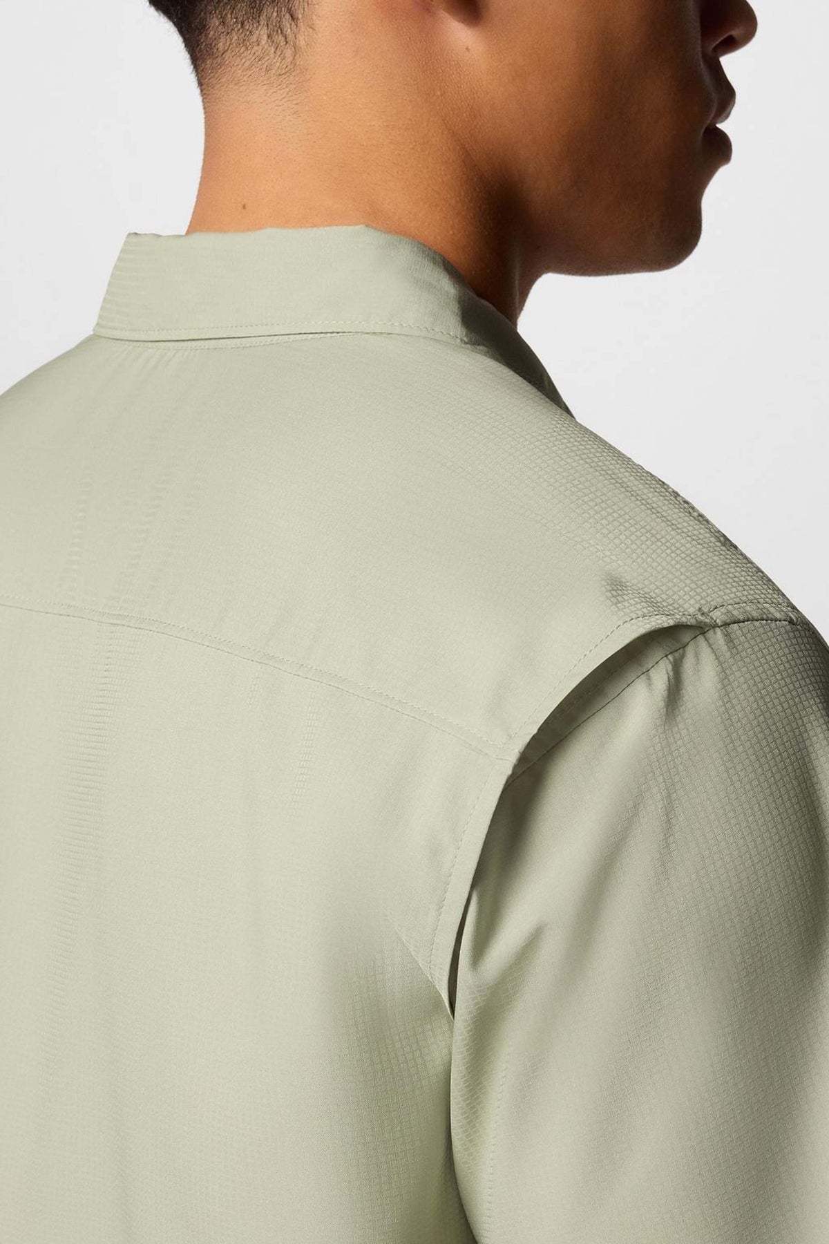COLUMBIA UTILIZER II SOLID SS en color VERDE (3)