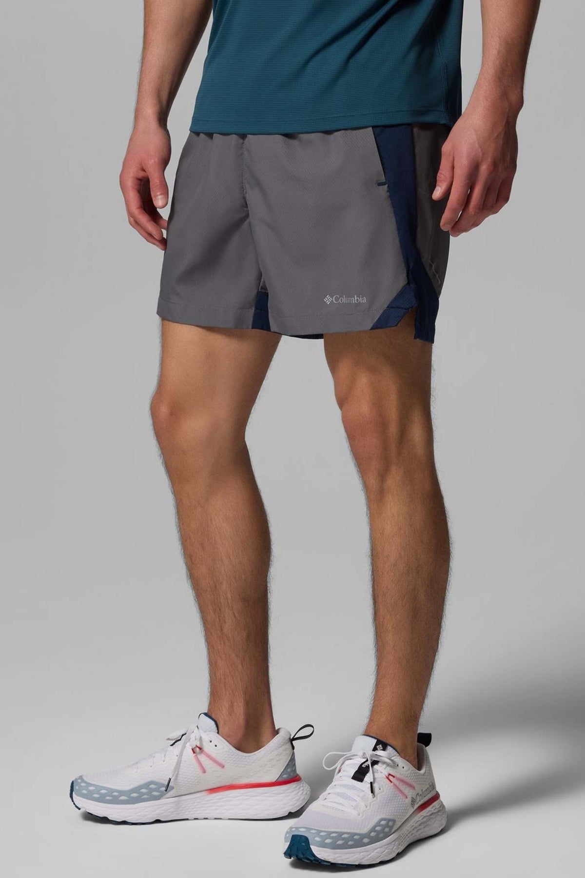 COLUMBIA TREE PITCH SHORT en color GRIS (1)