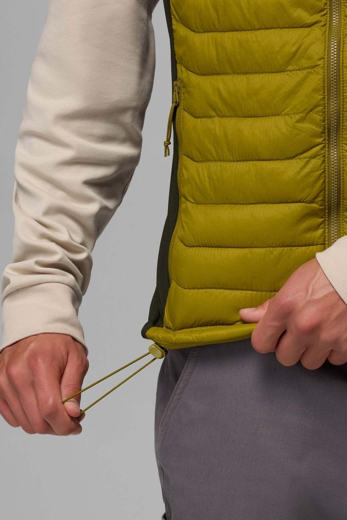 COLUMBIA POWDER PASS HYBRID VEST en color AMARILLO (4)