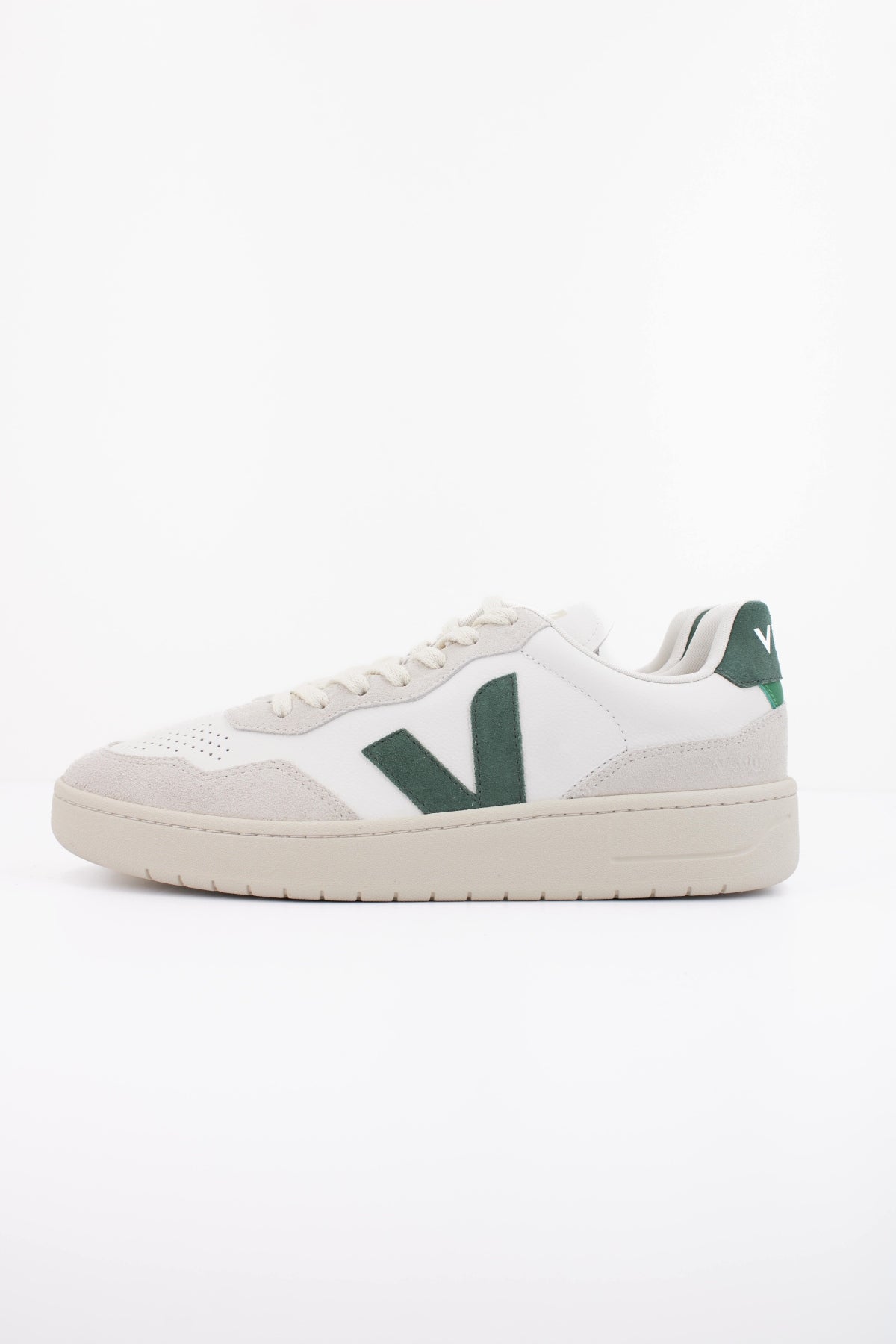 VEJA DEPORTIVA V90 en color BLANCO (1)