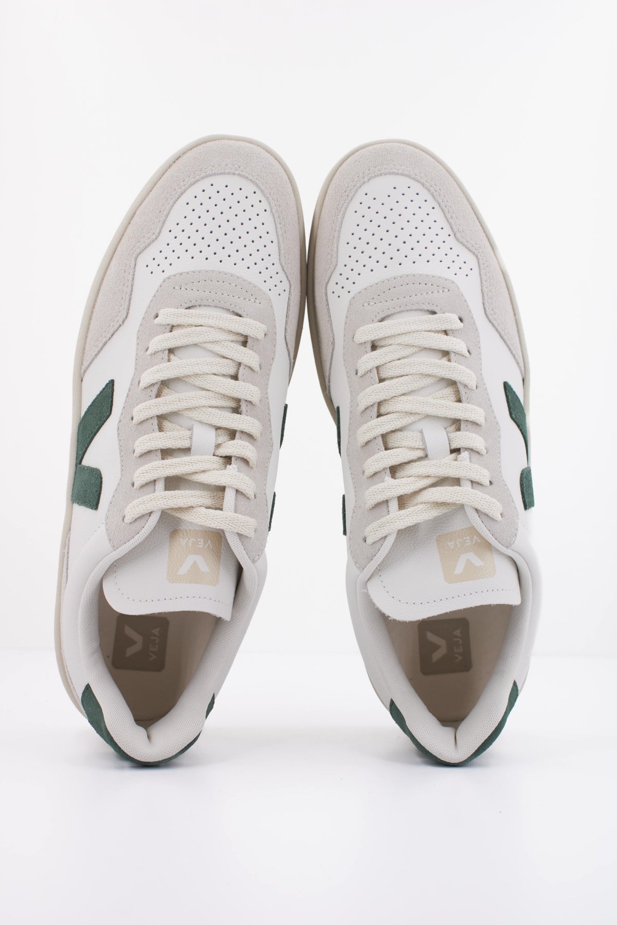 VEJA DEPORTIVA V90 en color BLANCO (3)