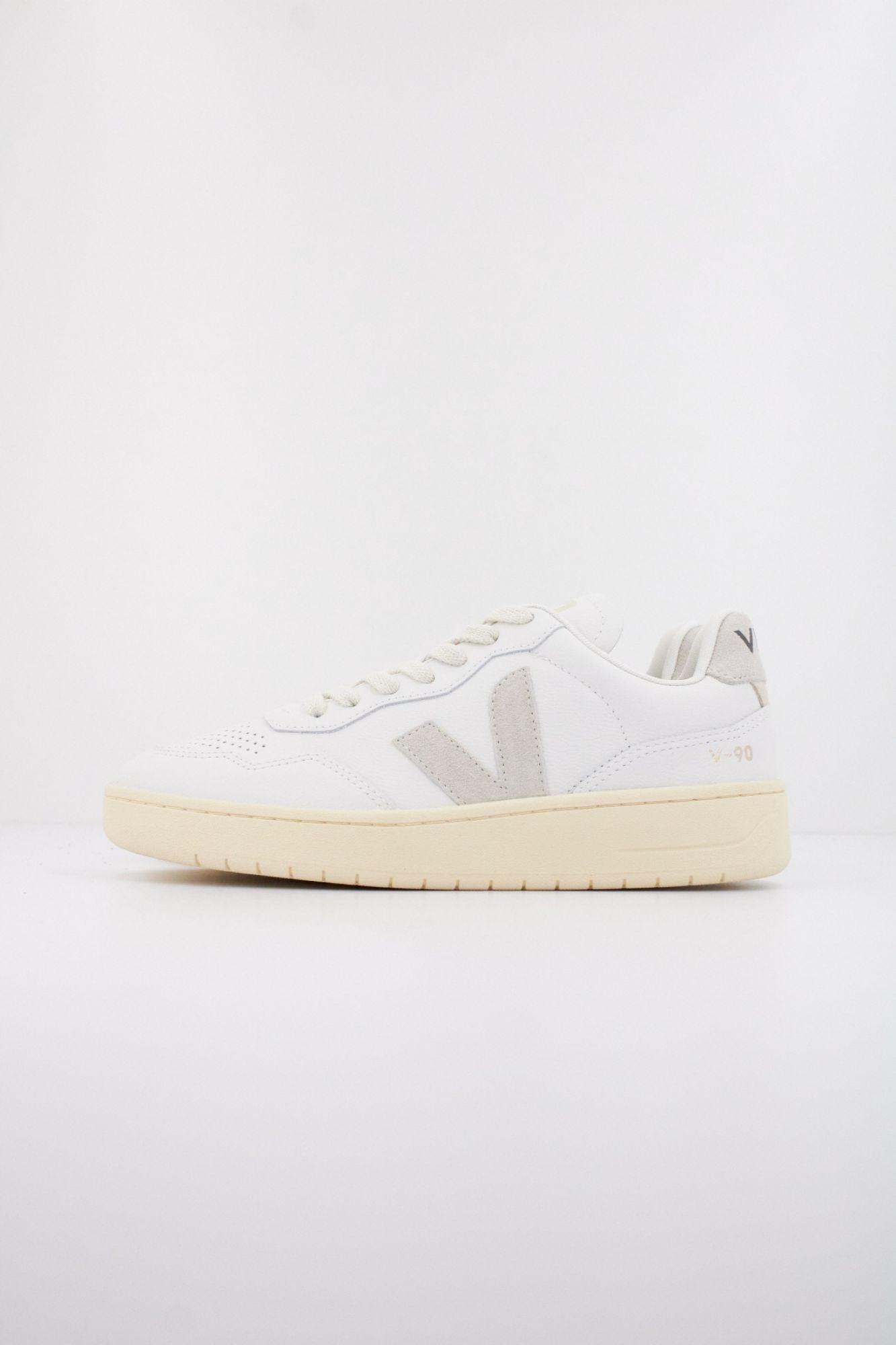 VEJA V 90 OT en color BLANCO (1)