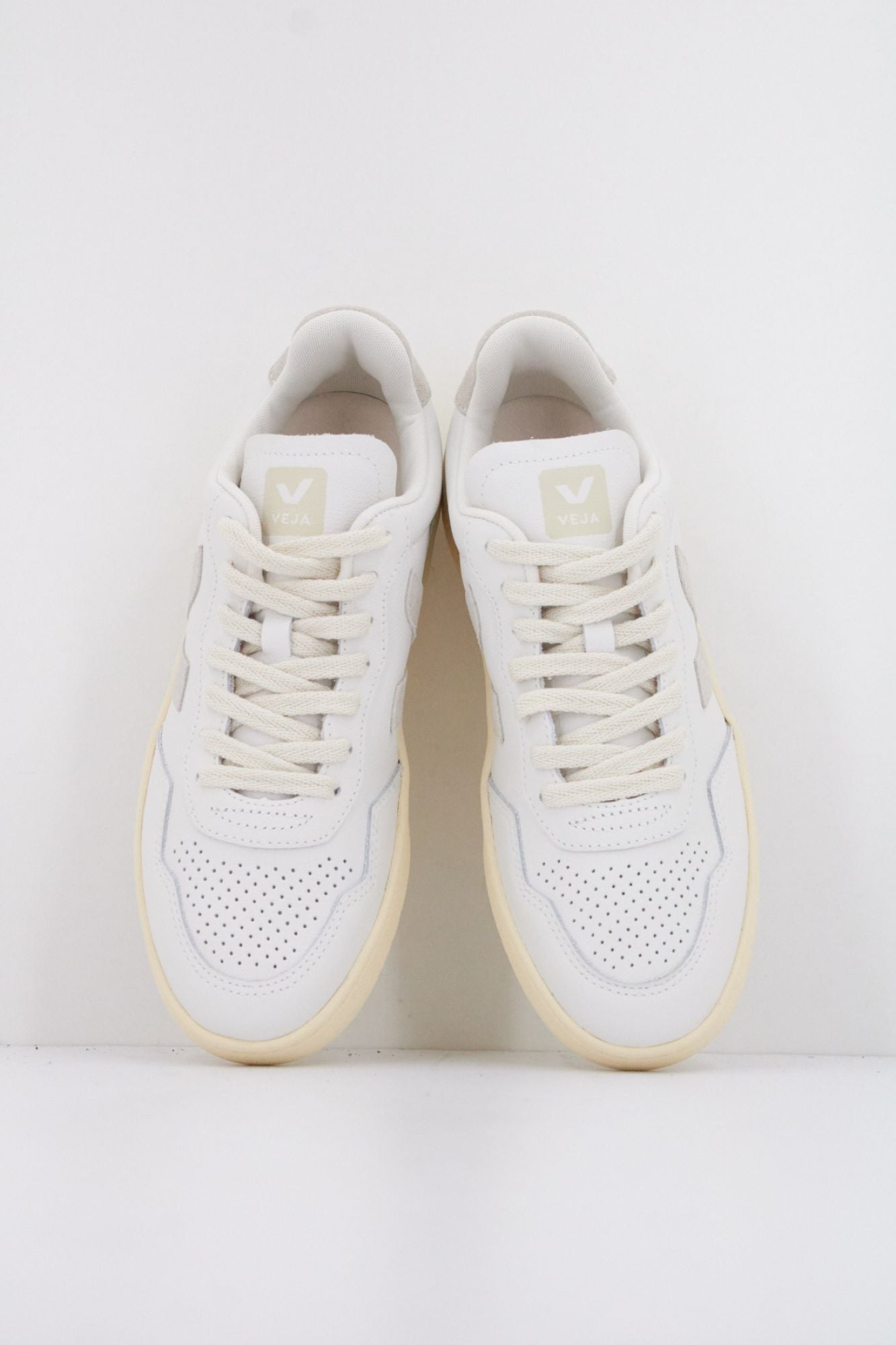 VEJA V 90 OT en color BLANCO (3)
