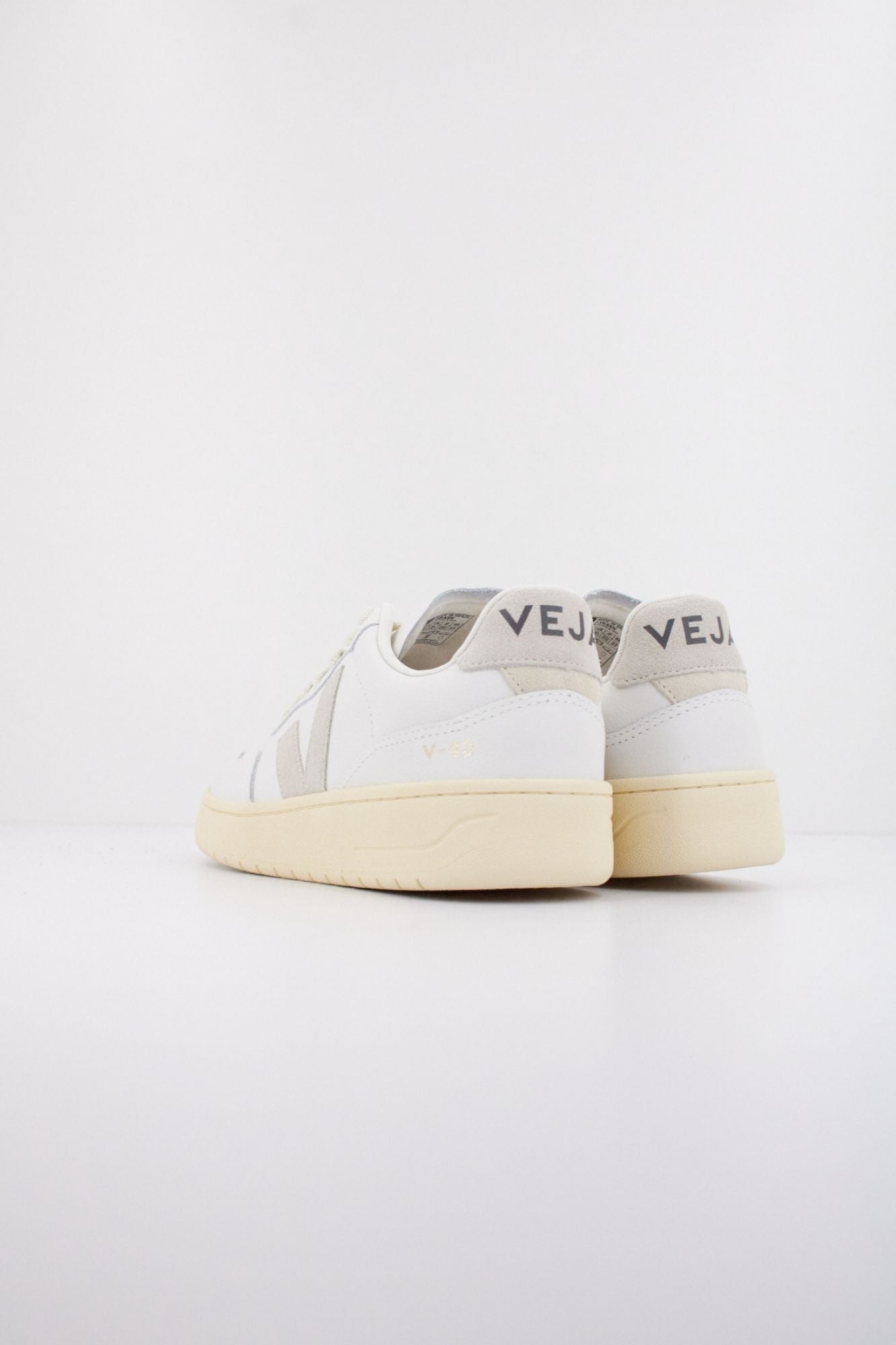 VEJA V 90 OT en color BLANCO (4)