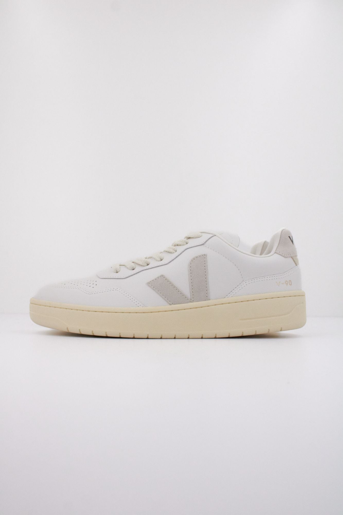 VEJA V90 OT en color BLANCO (1)