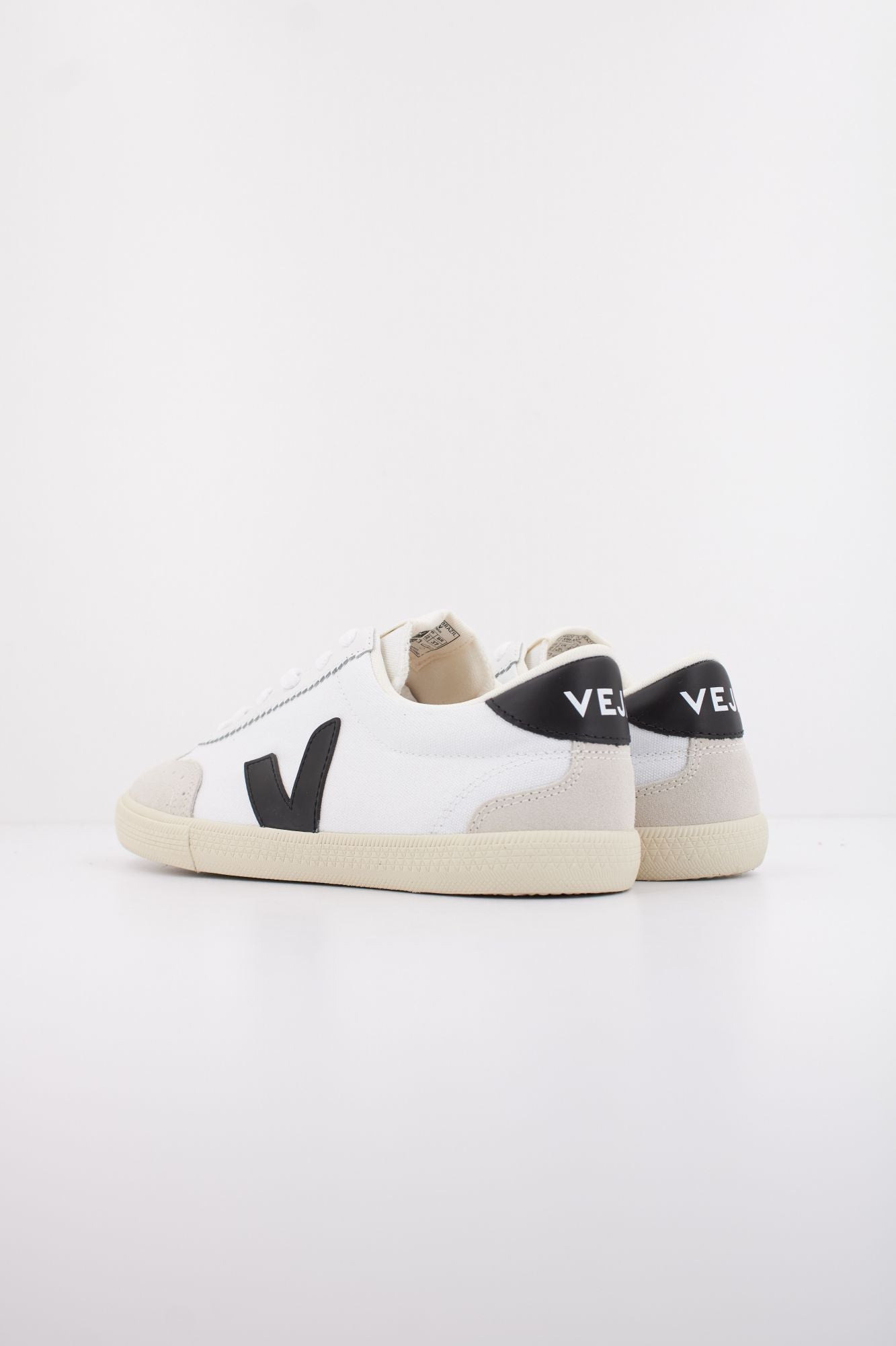 VEJA VOLLEY CANVAS en color BLANCO (4)