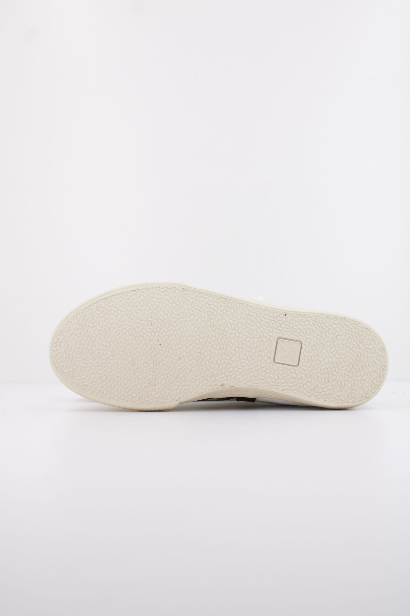 VEJA VOLLEY CANVAS en color BLANCO (5)