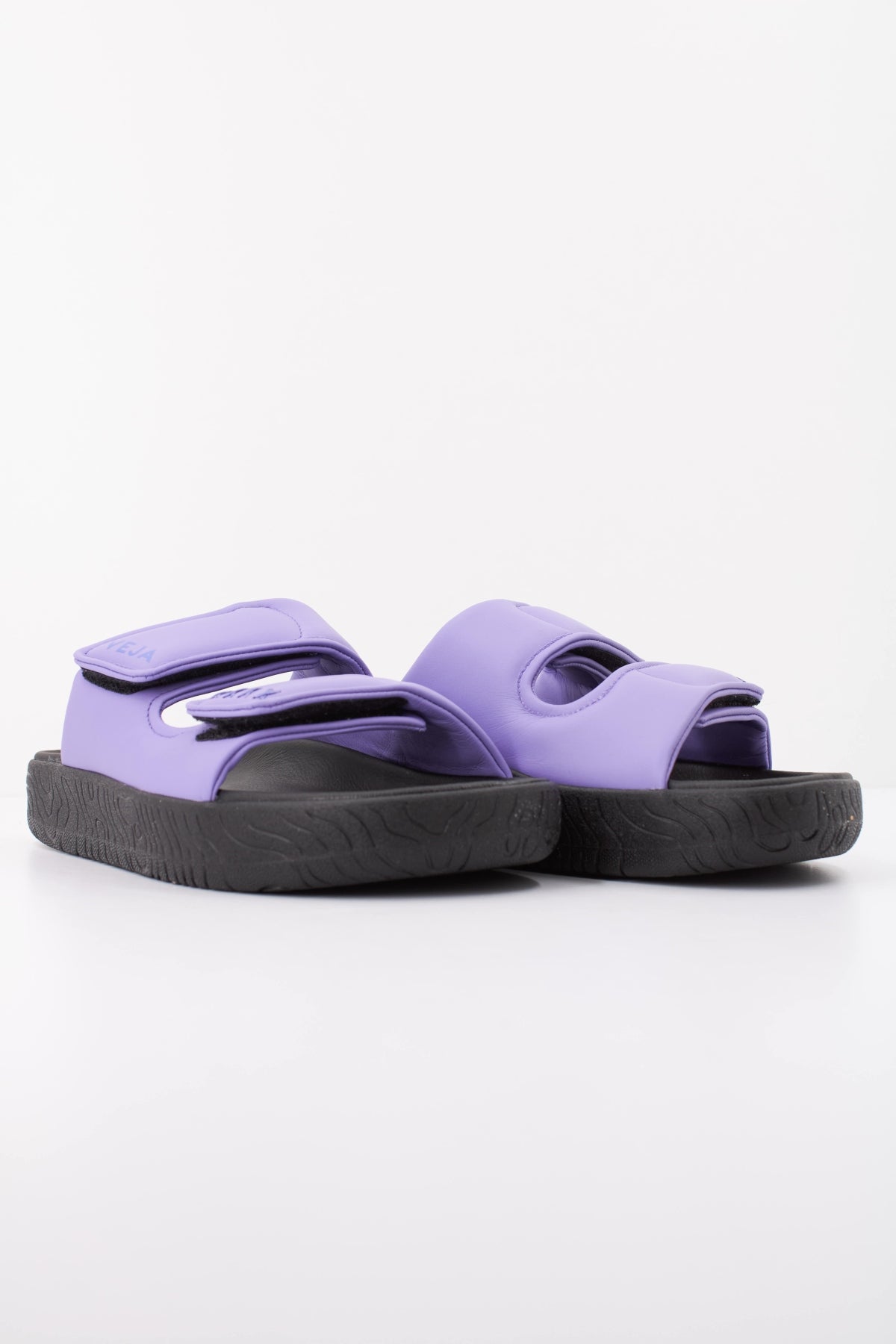 VEJA ETNA BOLD en color VIOLETA (2)