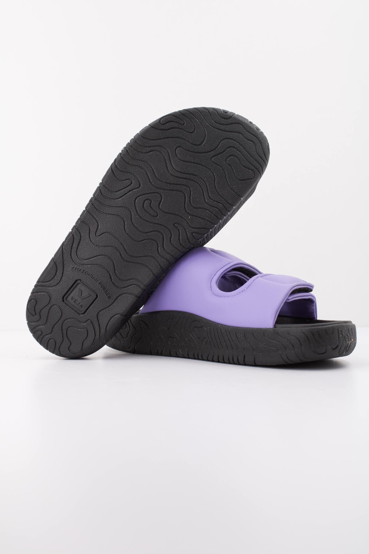 VEJA ETNA BOLD en color VIOLETA (5)