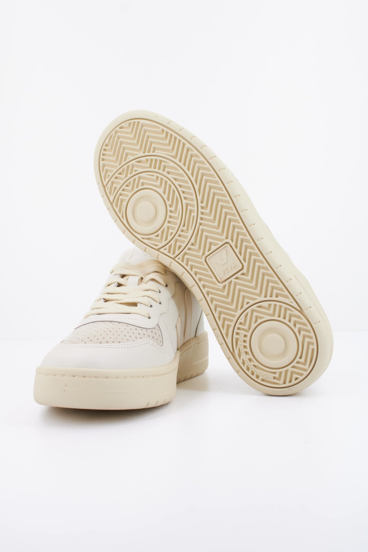 VEJA V10 PRIME en color BEIS (5)