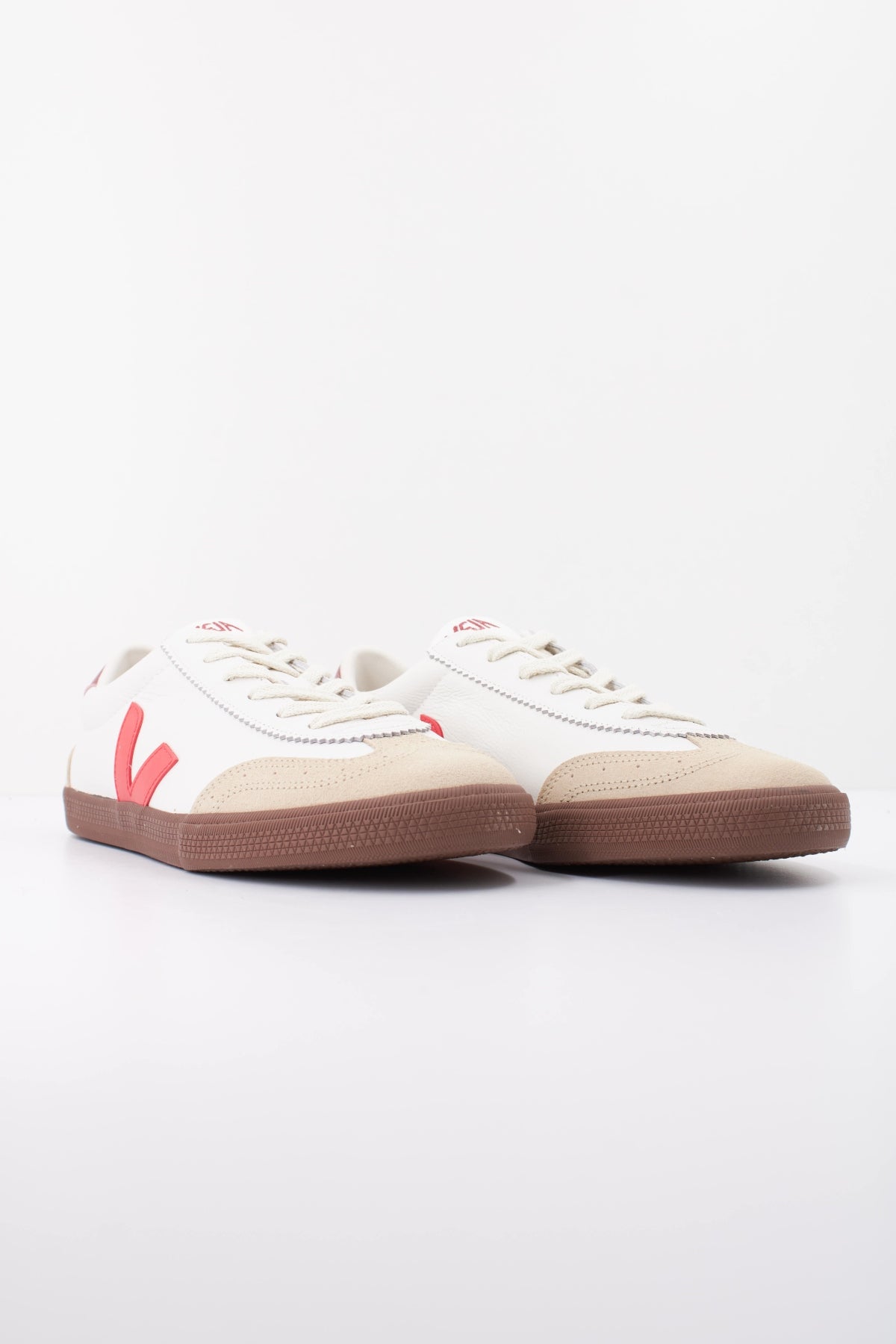 VEJA DEPORTIVO VOLLEY en color BLANCO (2)