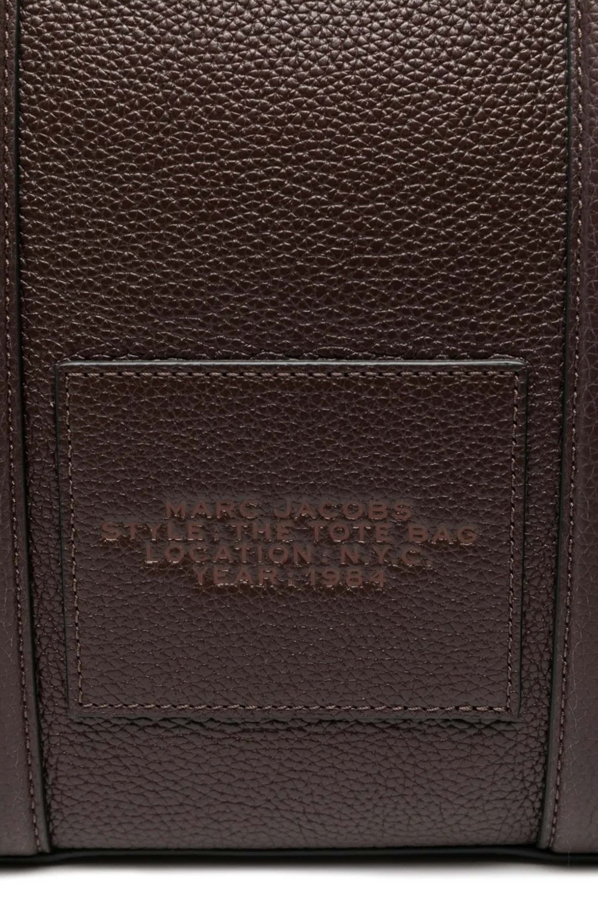 MARC JACOBS THE MEDIUM TOTE en color MARRON (5)