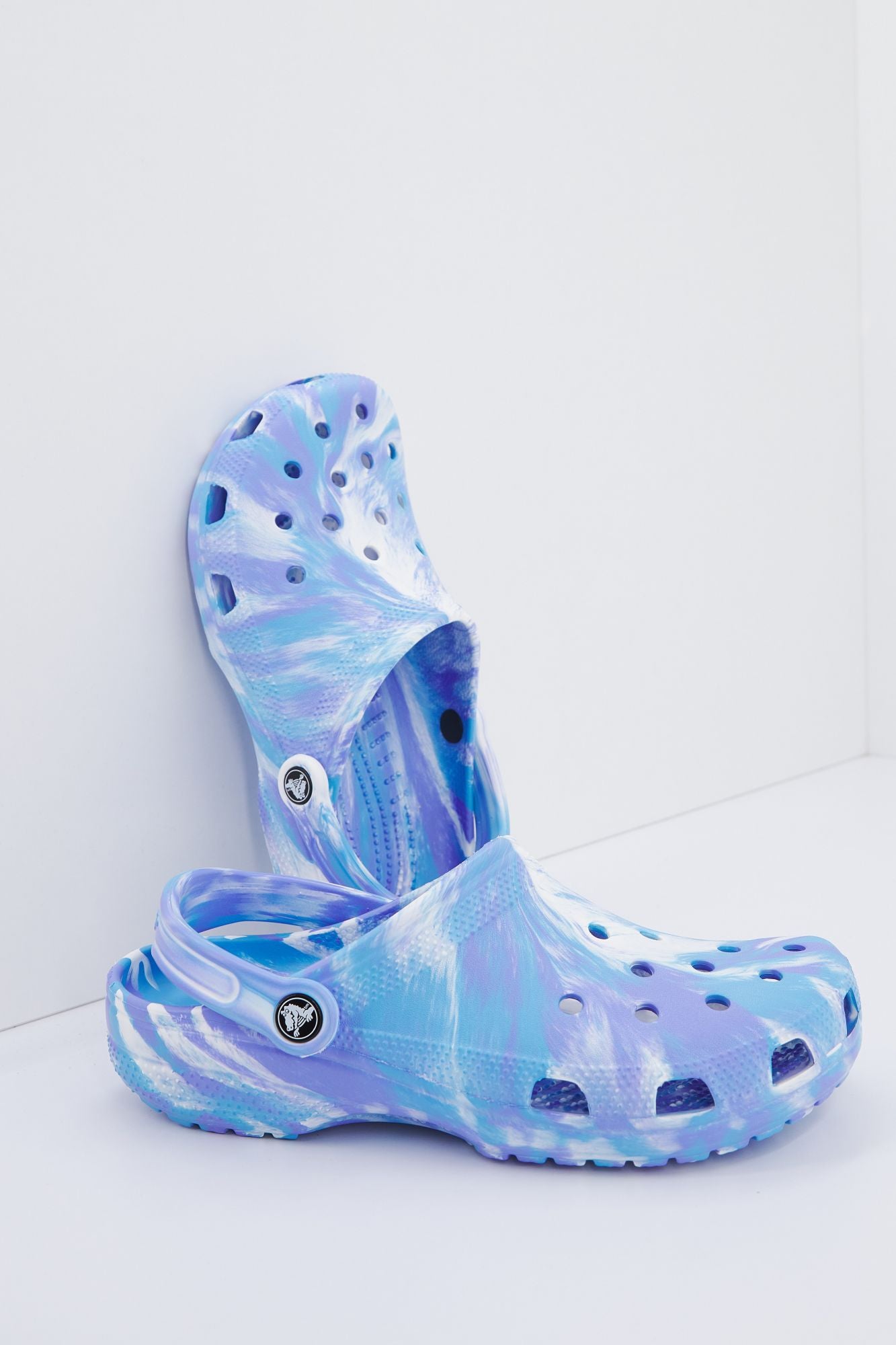 CROCS CLASSIC MARBLED CLOG U en color MULTICOLOR (3)