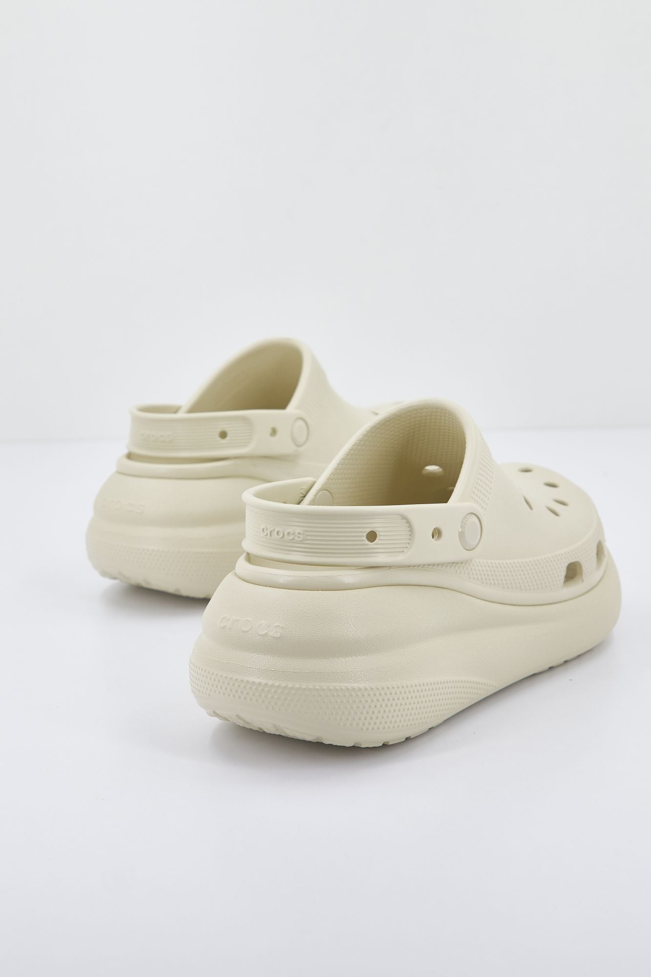 CROCS CRUSH CLOG en color BEIS (3)