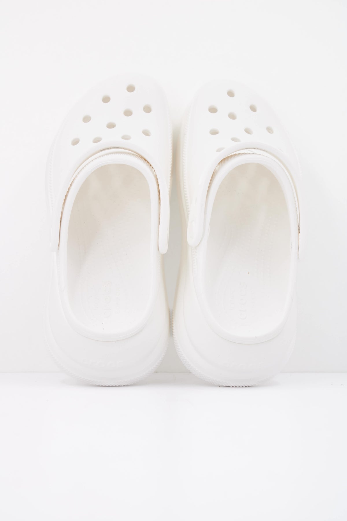 CROCS CRUSH CLOG en color BLANCO (3)