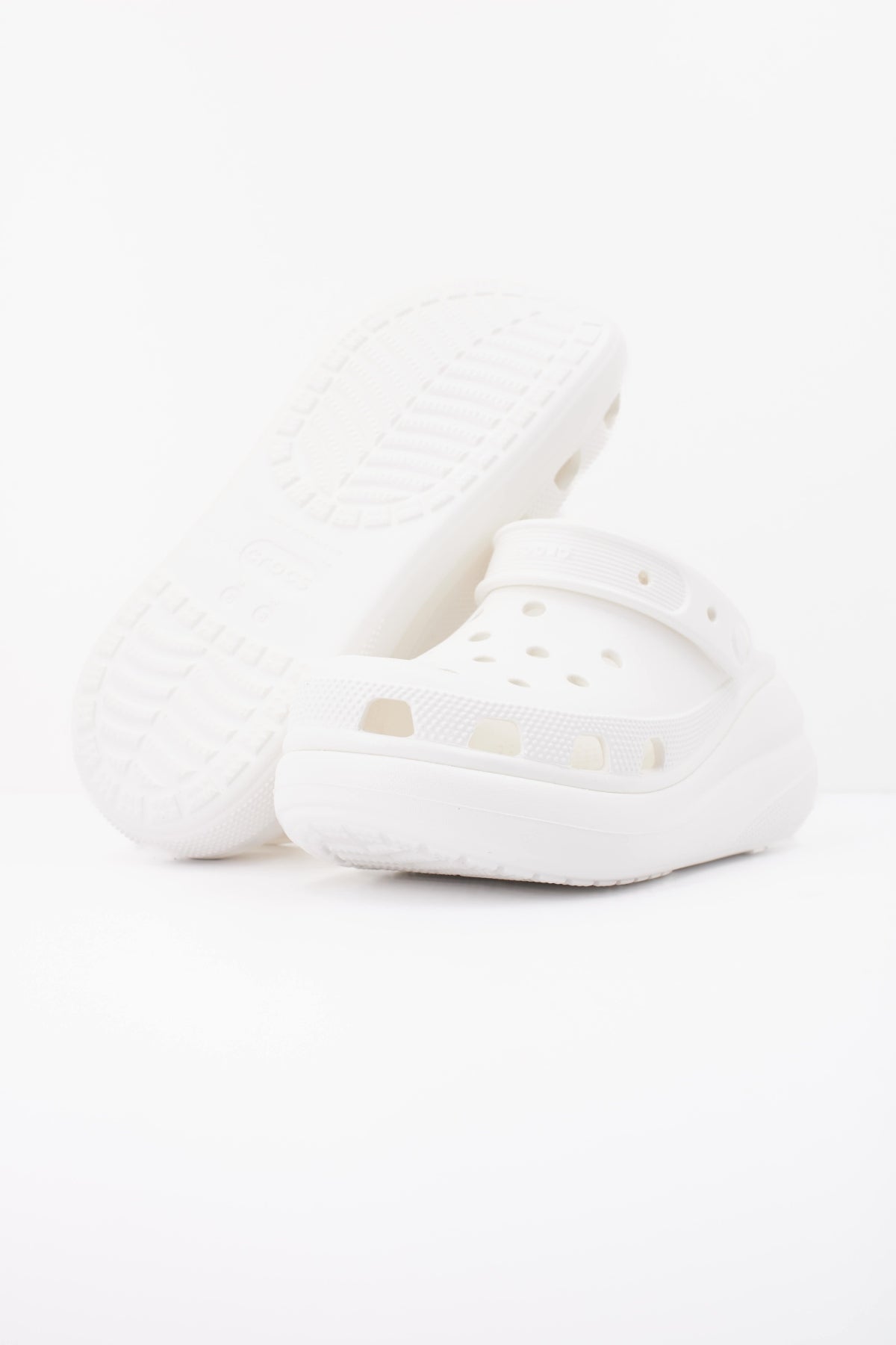 CROCS CRUSH CLOG en color BLANCO (5)