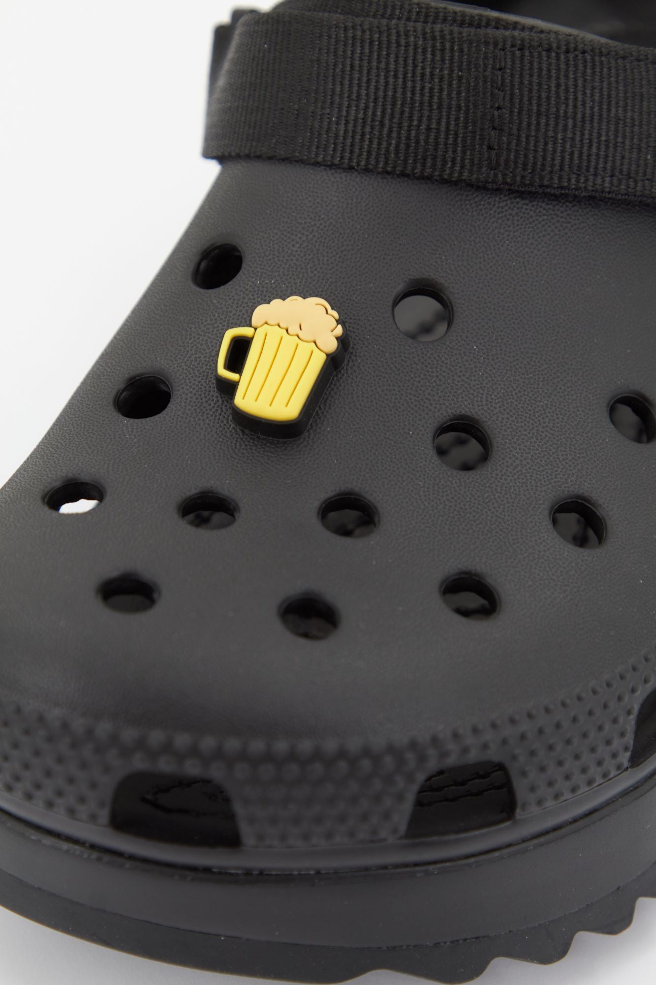 CROCS  BEER en color AMARILLO (4)