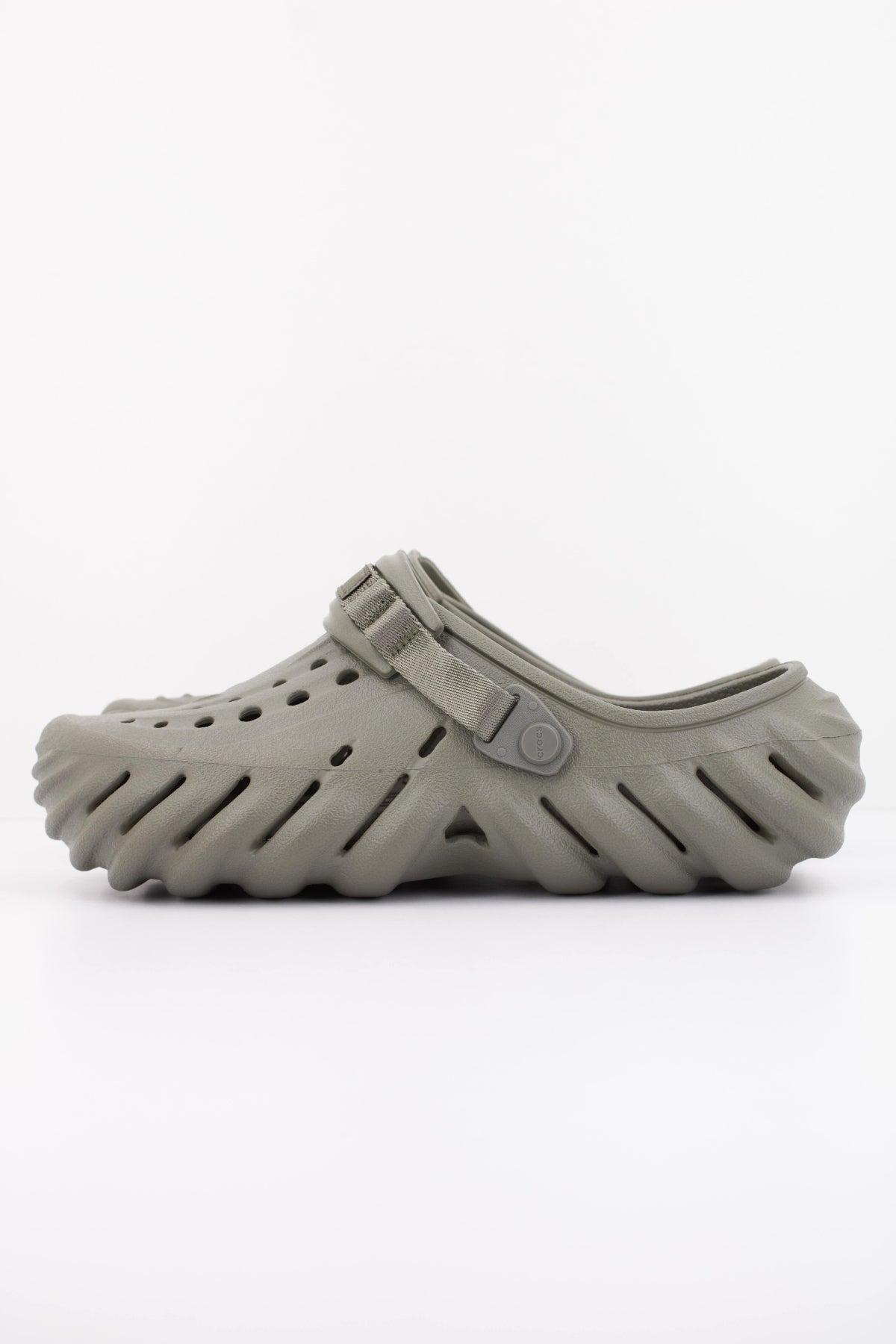 CROCS ECHO CLOG en color VERDE (1)