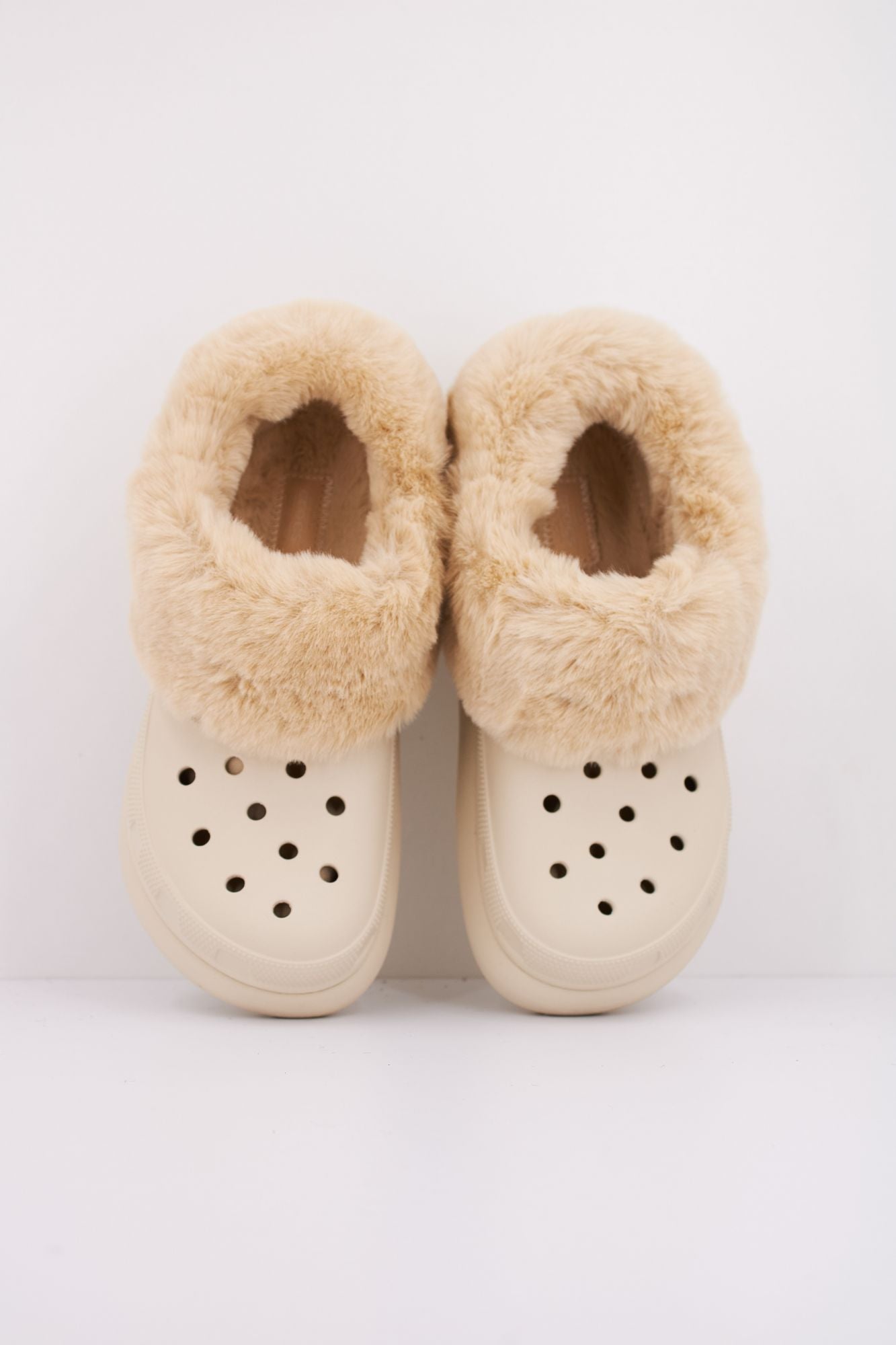 CROCS FUREVER CRUSH U en color BEIS (3)