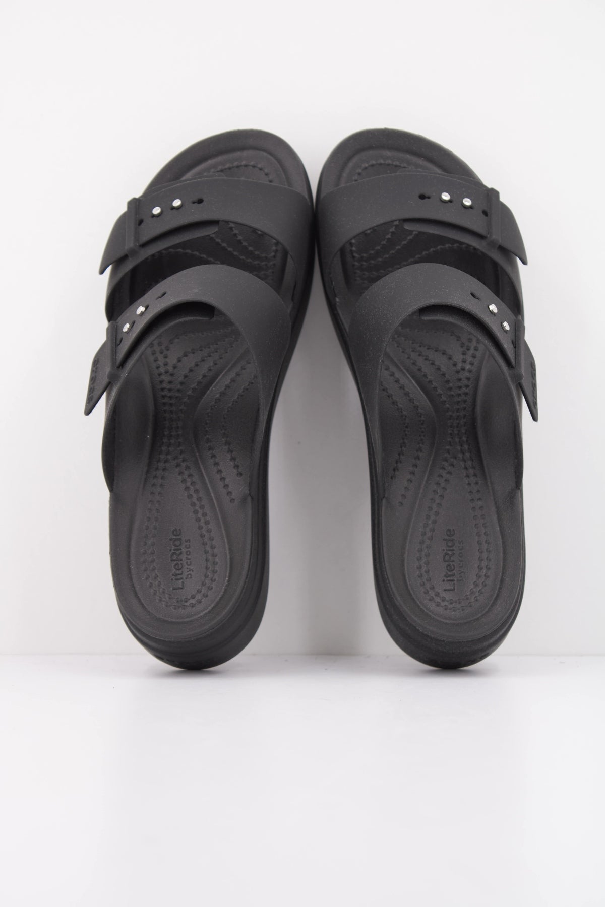 CROCS BROOKLYN W en color NEGRO (3)