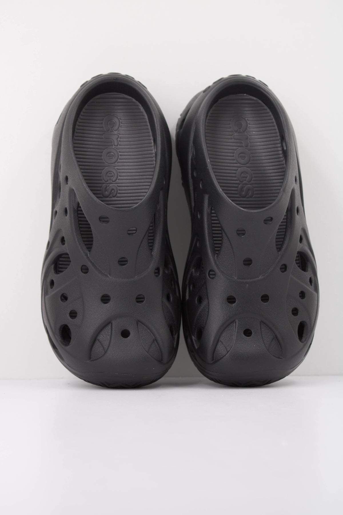 CROCS CAGED CLOG W en color NEGRO (3)
