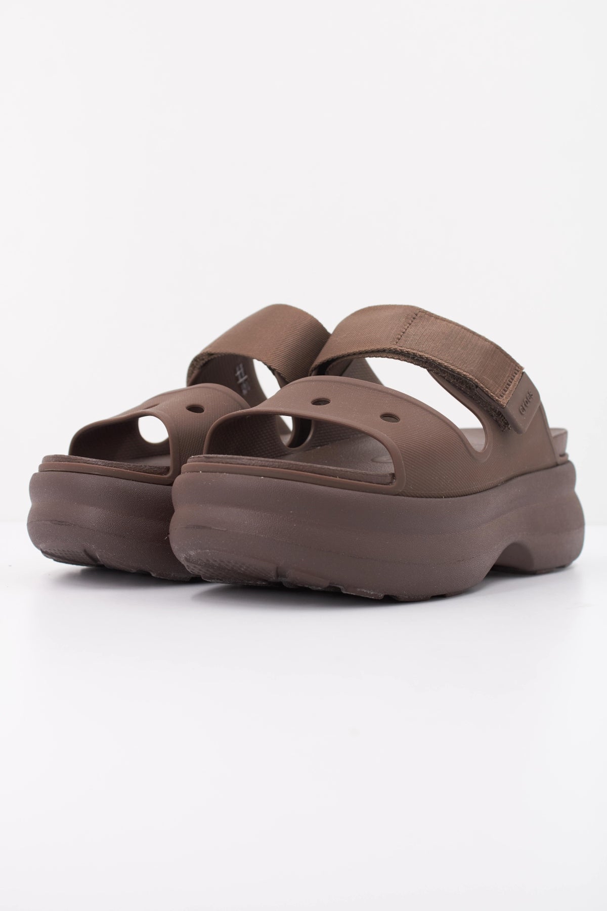 CROCS SOHO TWO STRAP en color MARRON (2)