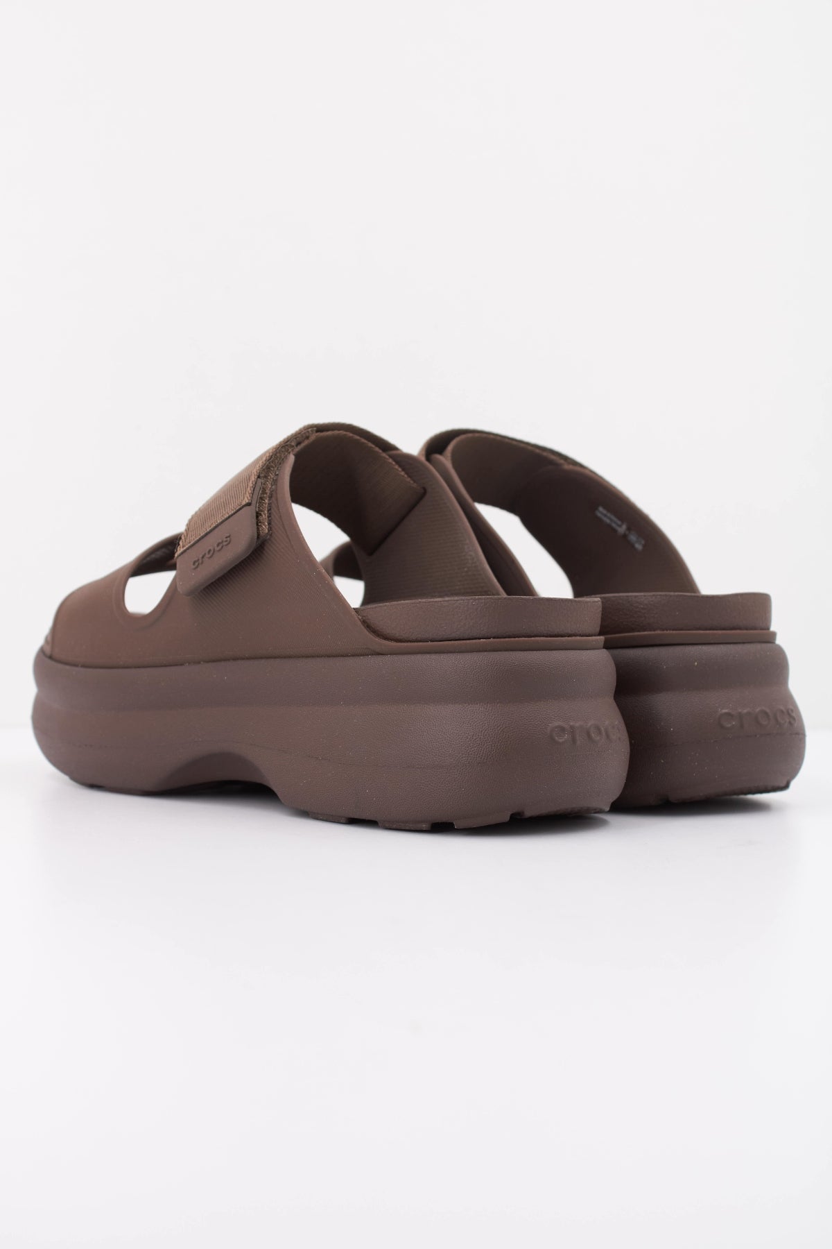 CROCS SOHO TWO STRAP en color MARRON (4)