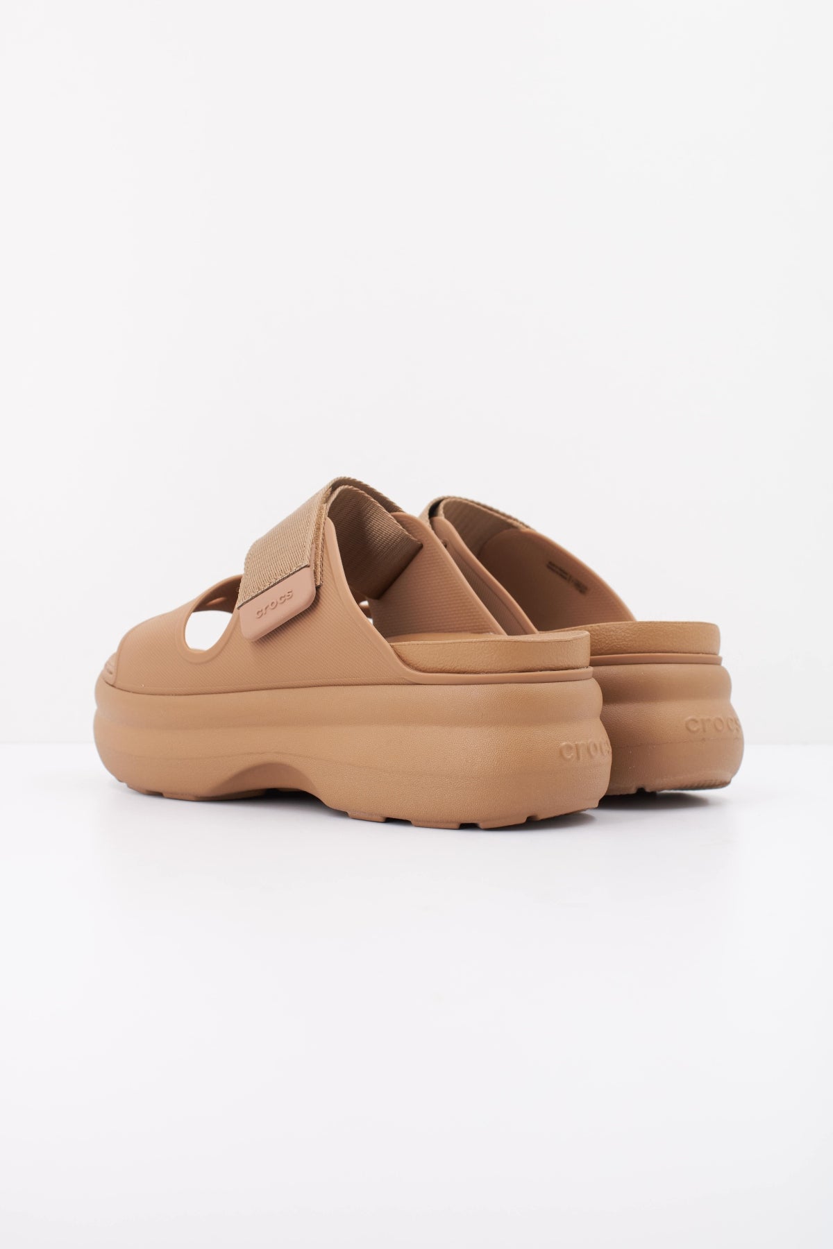 CROCS SOHO TWO STRAP en color MARRON (4)